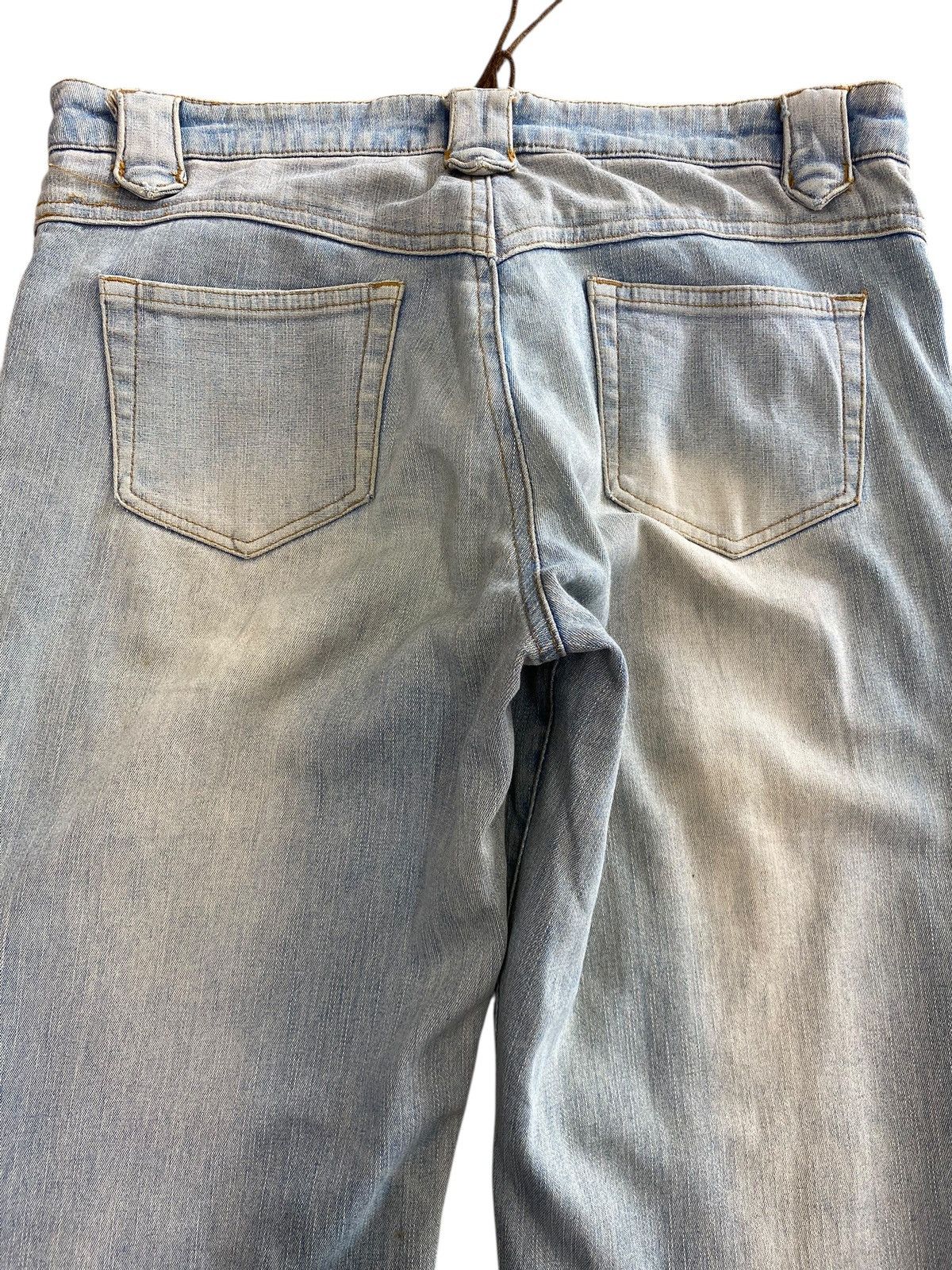 Japanese Brand Japanese Brand Light Wash Arrow Line Style Flare Jeans Size US 30 / EU 46 - 4 Thumbnail