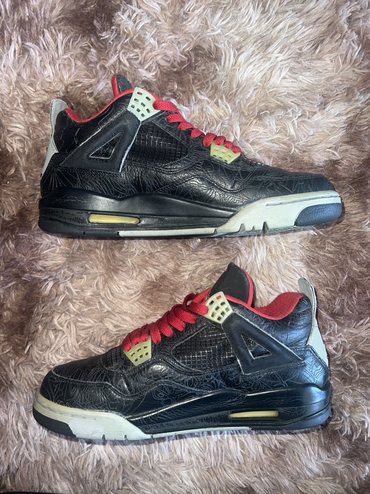 Jordan Brand × Nike Air Jordan 4 “Black Laser” (2005) Size US 9 / EU 42 - 2 Thumbnail