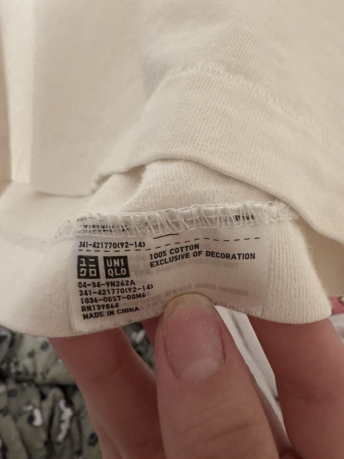 Kaws × Uniqlo Uniqlo x KAWS Collection Size US S / EU 44-46 / 1 - 2 Thumbnail