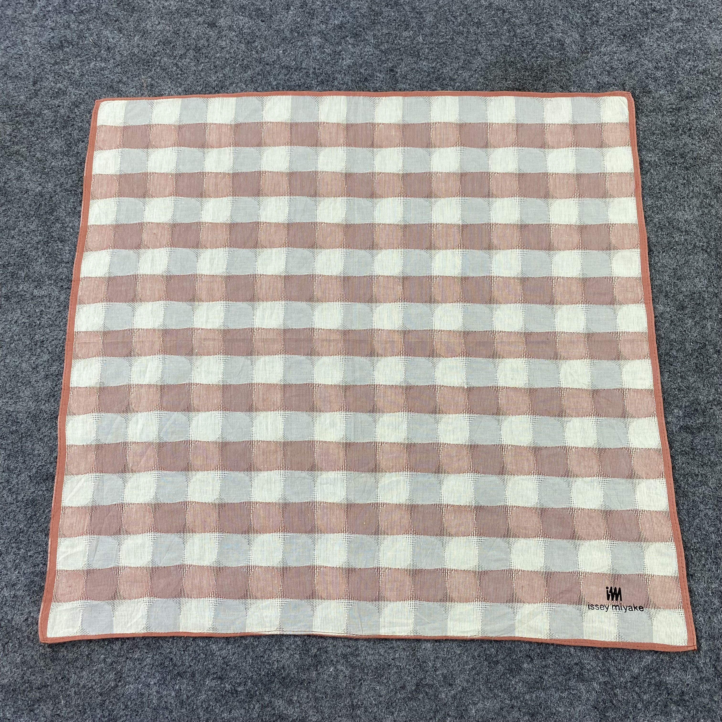 Issey Miyake × Japanese Brand Issey Miyake Handkerchief / Bandana / Neckerchief-B1206 Size ONE SIZE - 3 Thumbnail