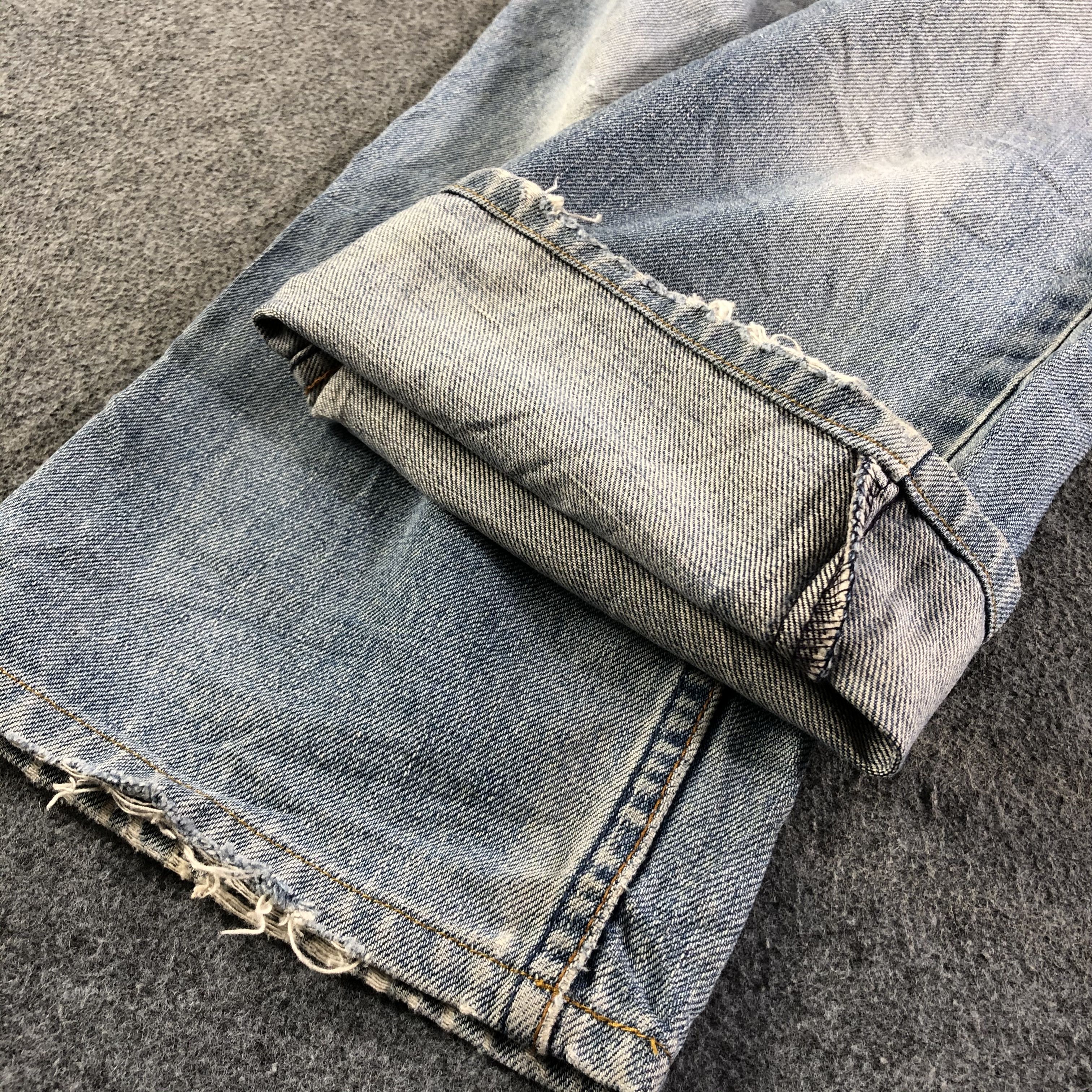 Levi's 90s Vintage Blue Wash Levis 519 Jeans-J2893 Size US 26 / EU 42 - 7 Thumbnail