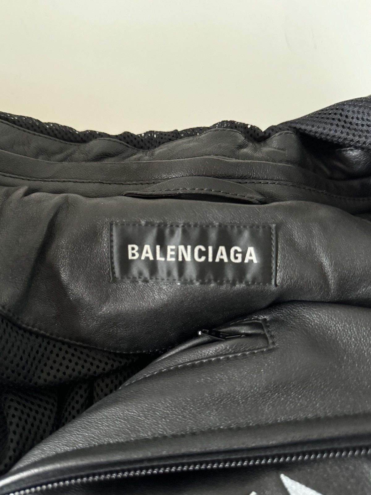 Balenciaga Balenciaga 3b Sports Icon Leather Jacket Size US XL / EU 56 / 4 - 5 Thumbnail
