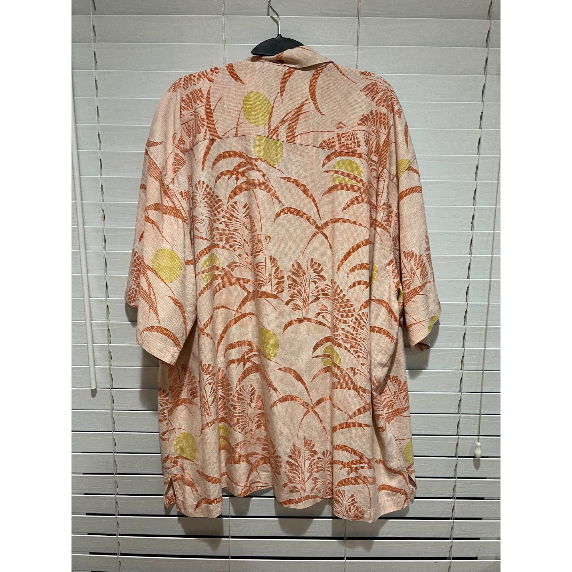 Tommy Bahama Tommy Bahama 100% Silk Floral Short Sleeve Button Up Shirt - Size US L / EU 52-54 / 3 - 4 Thumbnail