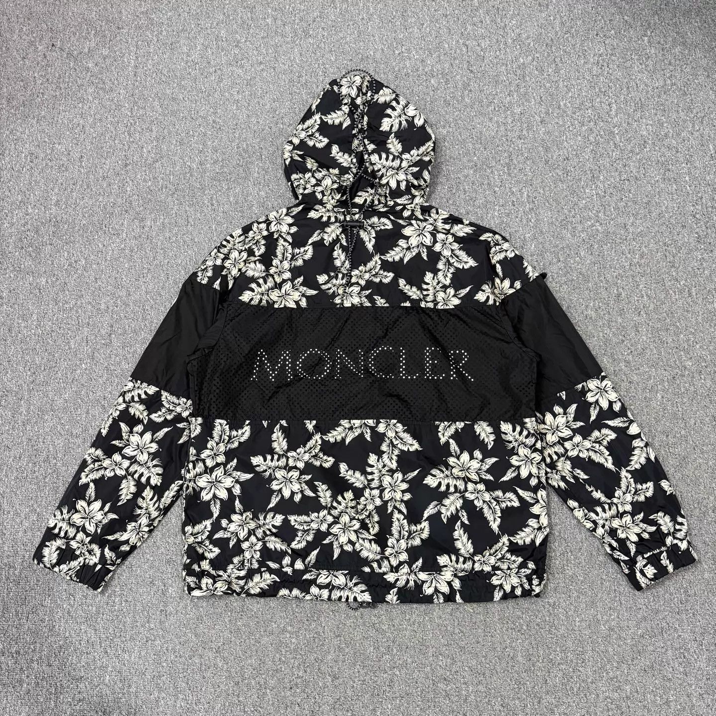 Moncler Moncler Blk Blocked Back Logo Nylon Hooded Jkt Size US XL / EU 56 / 4 - 2 Thumbnail