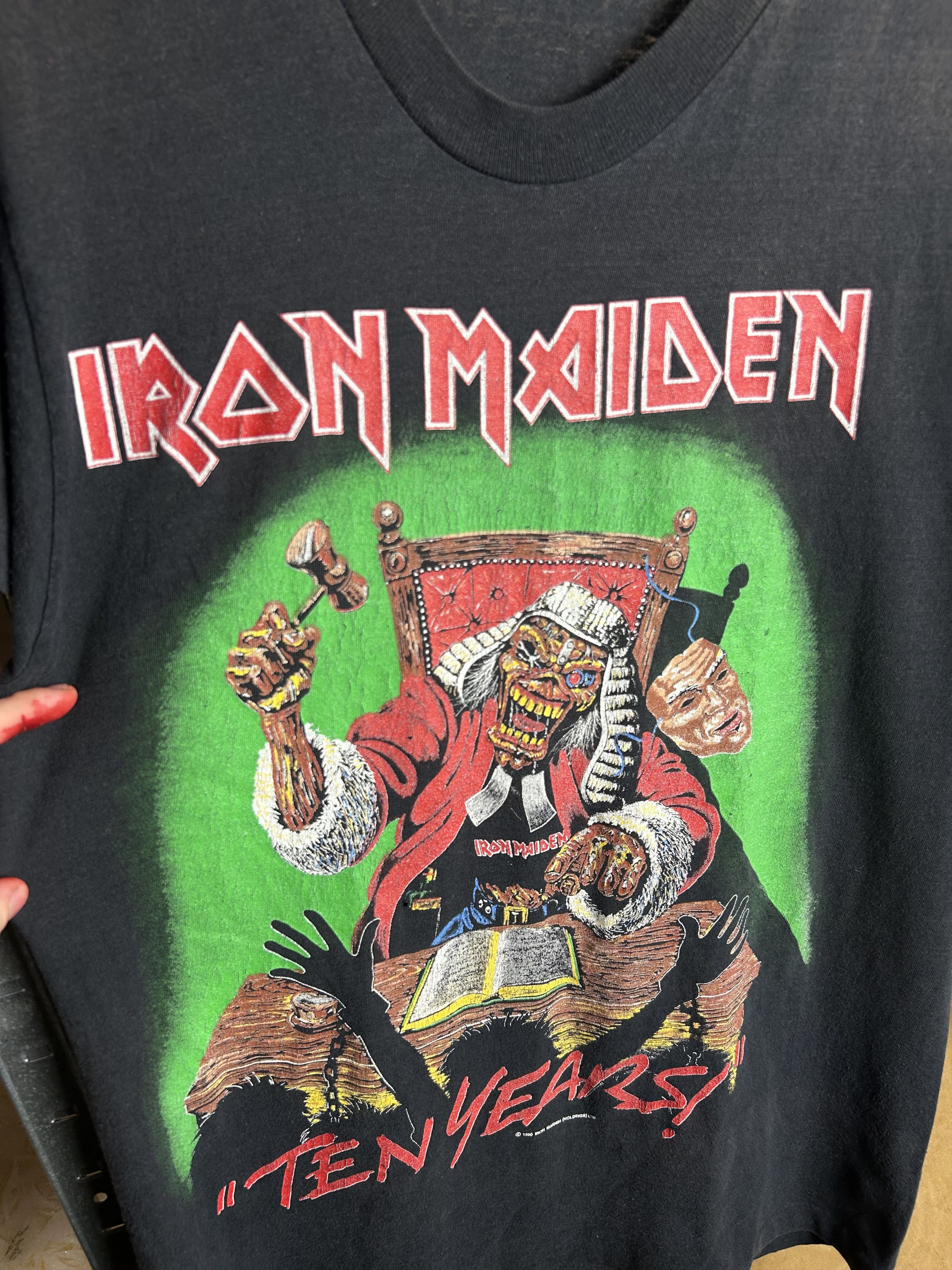 Band Tees Vintage 1990 Iron Maiden Ten Years Santa Rock Band T-shirt Size US L / EU 52-54 / 3 - 6 Thumbnail