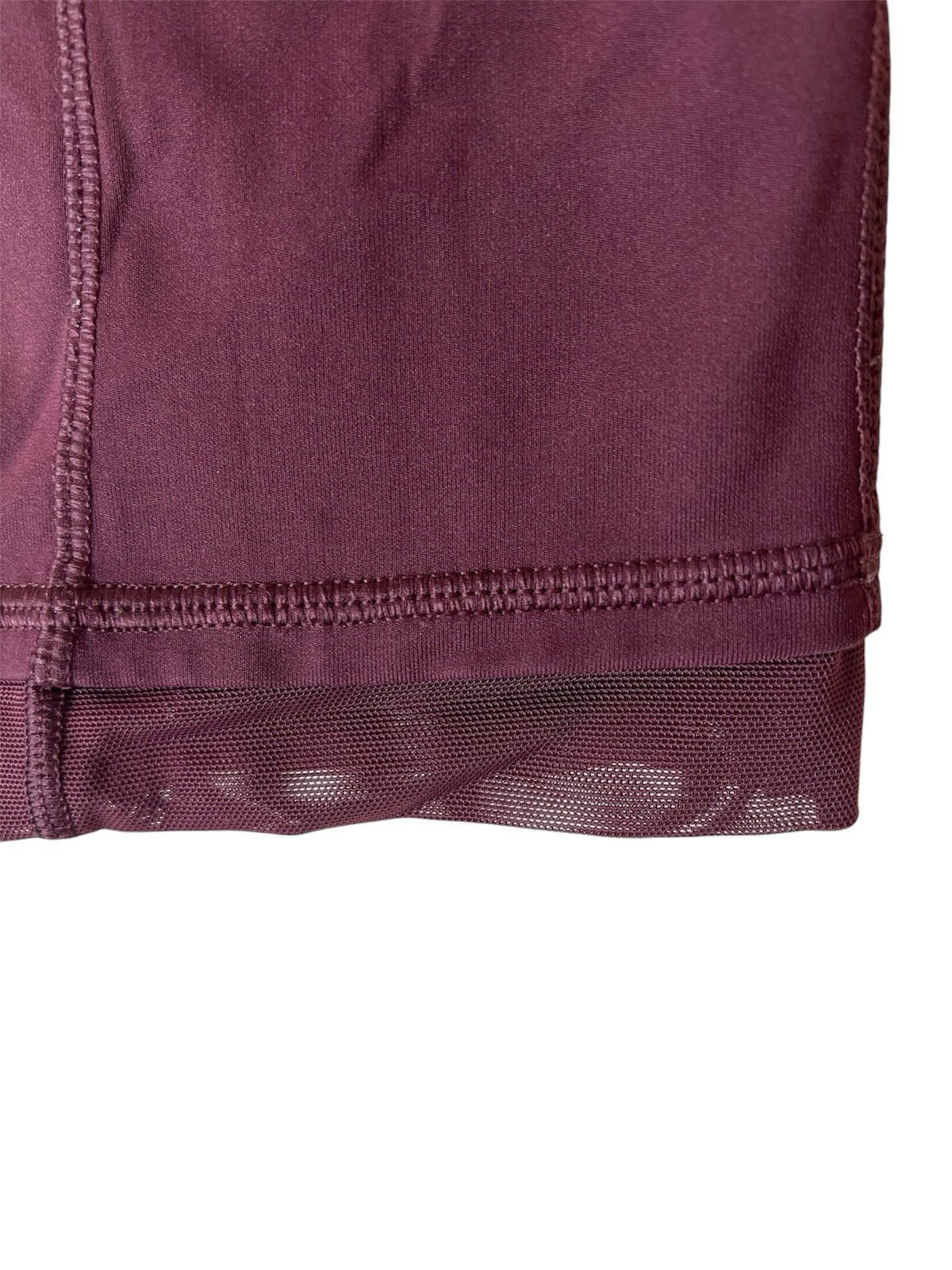 Designer Lululemon Womens Size 4 Crop Leggings Bumble Berry Size 27" / US 4 / IT 40 - 5 Thumbnail