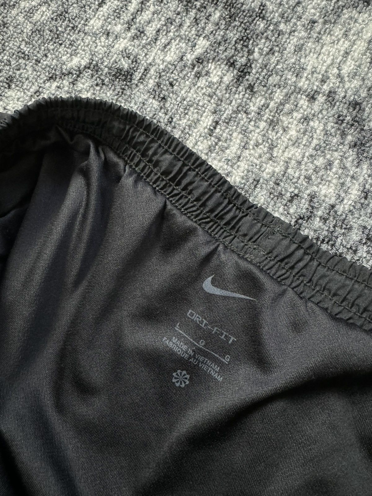 Nike × Vintage Vintage Nike Shorts Track Reflecting Swoosh Logo Y2K 90s Size US 34 / EU 50 - 4 Thumbnail