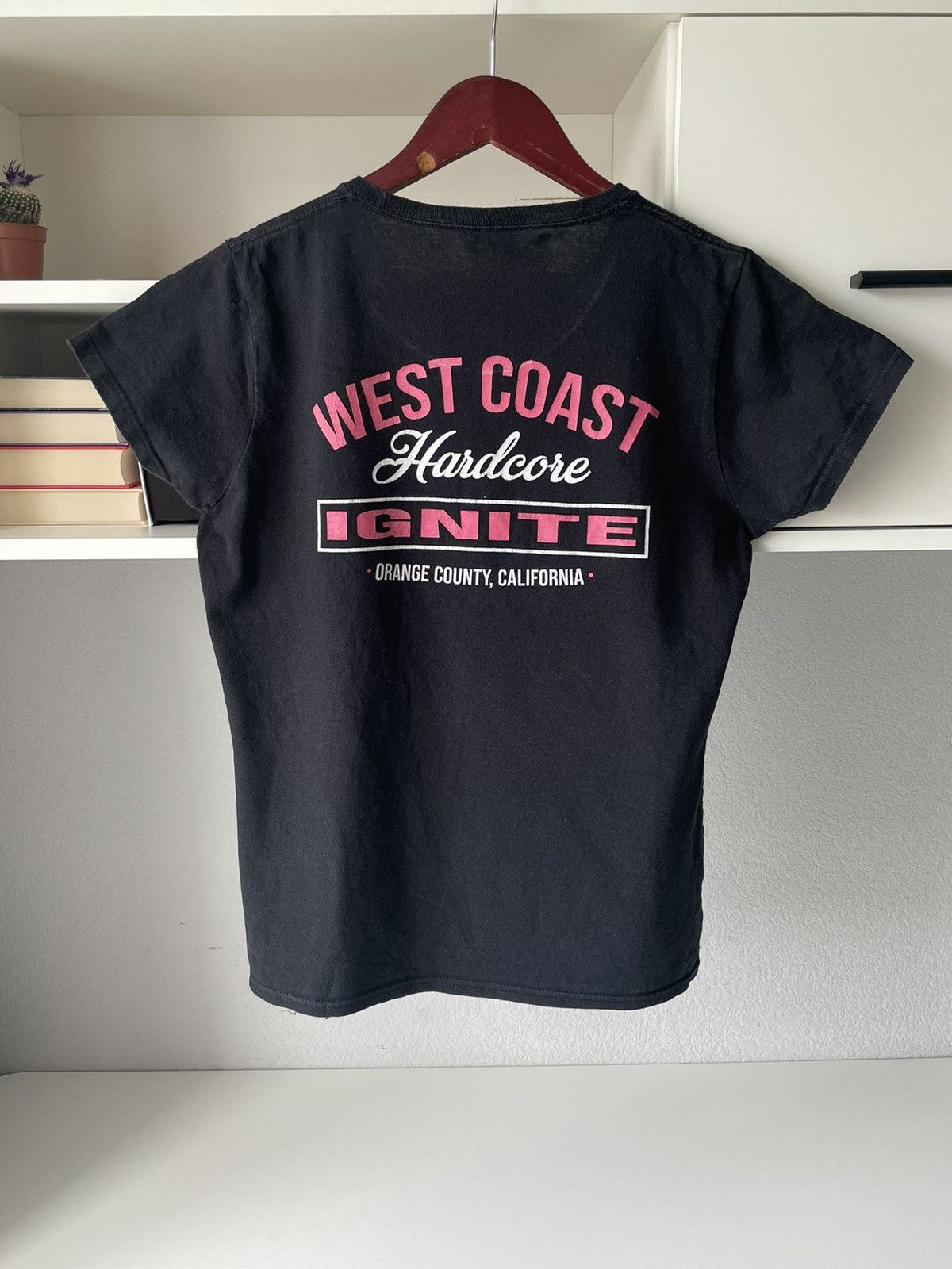 Band Tees × Vintage Vintage Hardcore Ignite Band T-Shirt Promo Pink Logo RARE Size US S / EU 44-46 / 1 - 2 Thumbnail