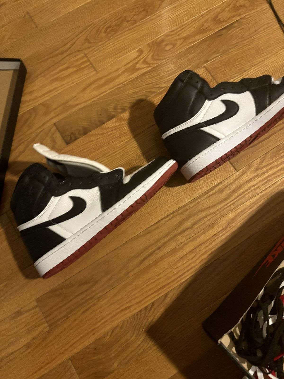 Jordan Brand × Nike Jordan 1 Bloodline Custom (Panda) Size US 10.5 / EU 43-44 - 4 Thumbnail