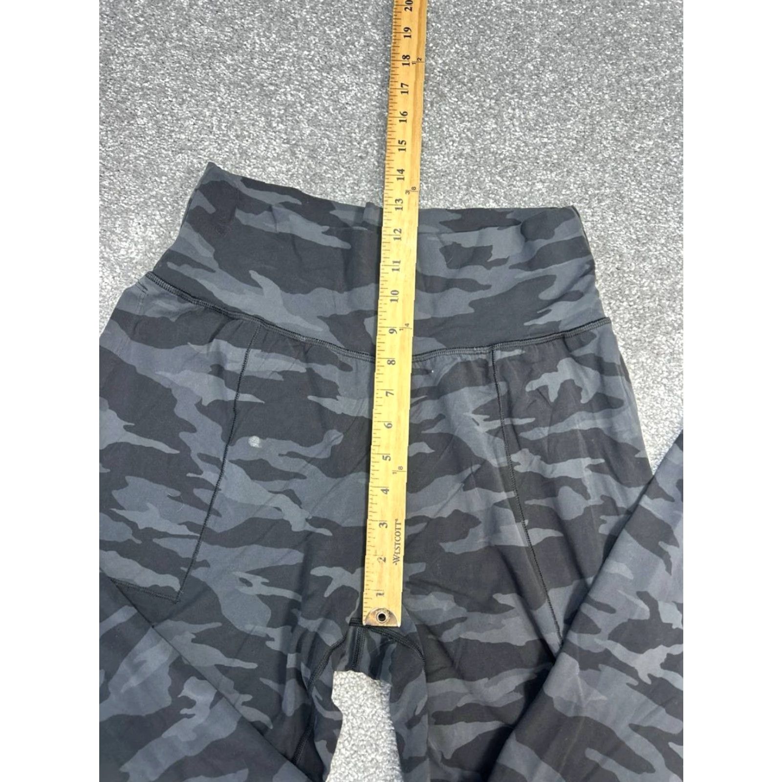 Athleta Athleta Jogger Pants Womens M Black Salutation Camo Running & Jogging Athleisure 27 In Inseam Pockets Easy Care Casual Activewear Fashion Size 32" / US 10 / IT 46 - 4 Thumbnail