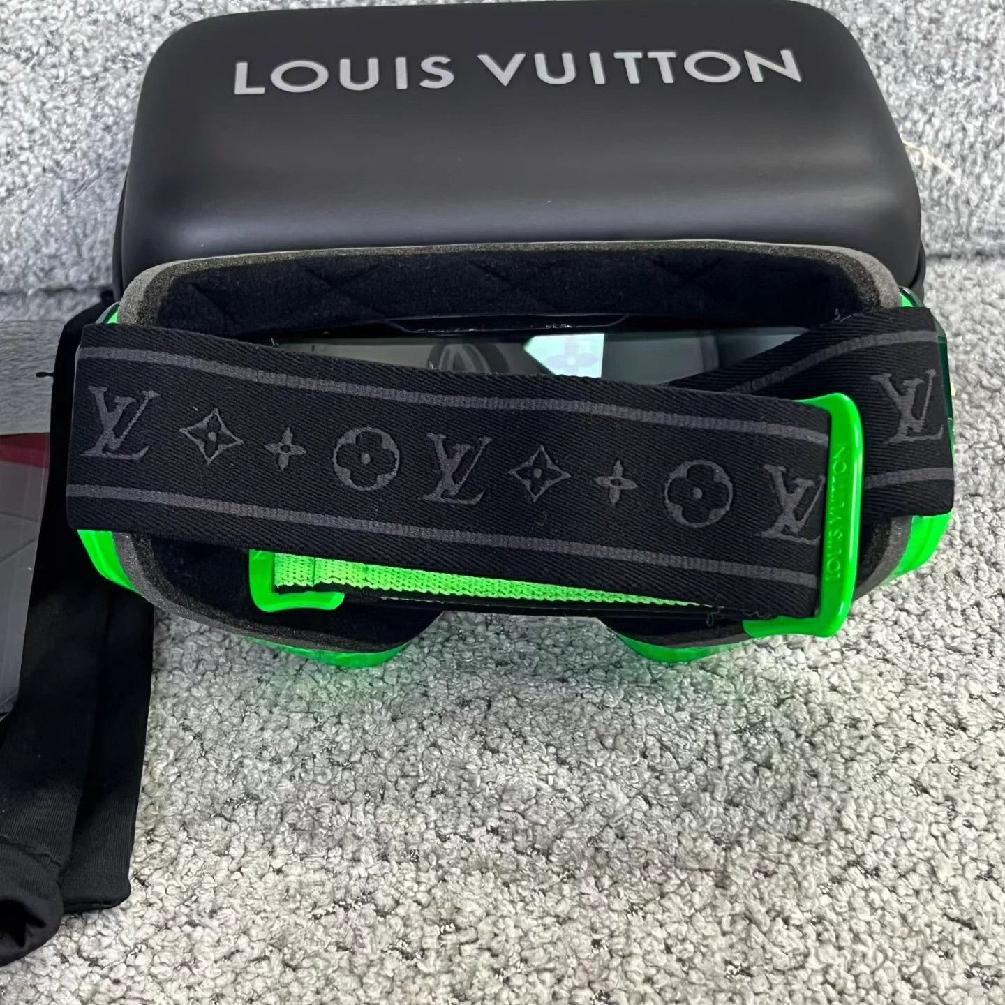 Louis Vuitton LV Green Lens Antifog Logo Ski Goggles Size ONE SIZE - 6 Thumbnail