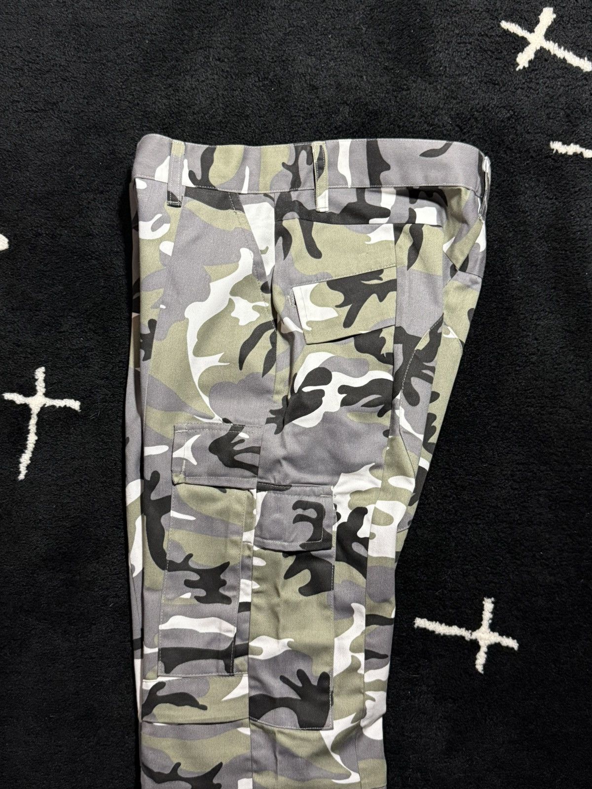 Vetements VETEMENTS CAMOFLAUGE PANTS FW17 RECONSTRUCTED CARGOS Size US 30 / EU 46 - 5 Thumbnail