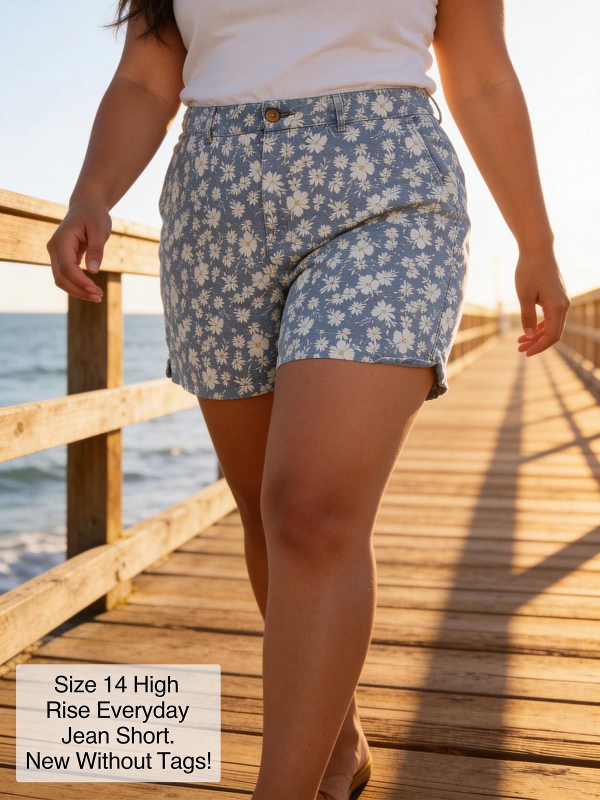 Old Navy Size 14 High Rise Everyday Jean Shorts with Floral Pattern Size 36" / US 14 / IT 50 - 2 Thumbnail