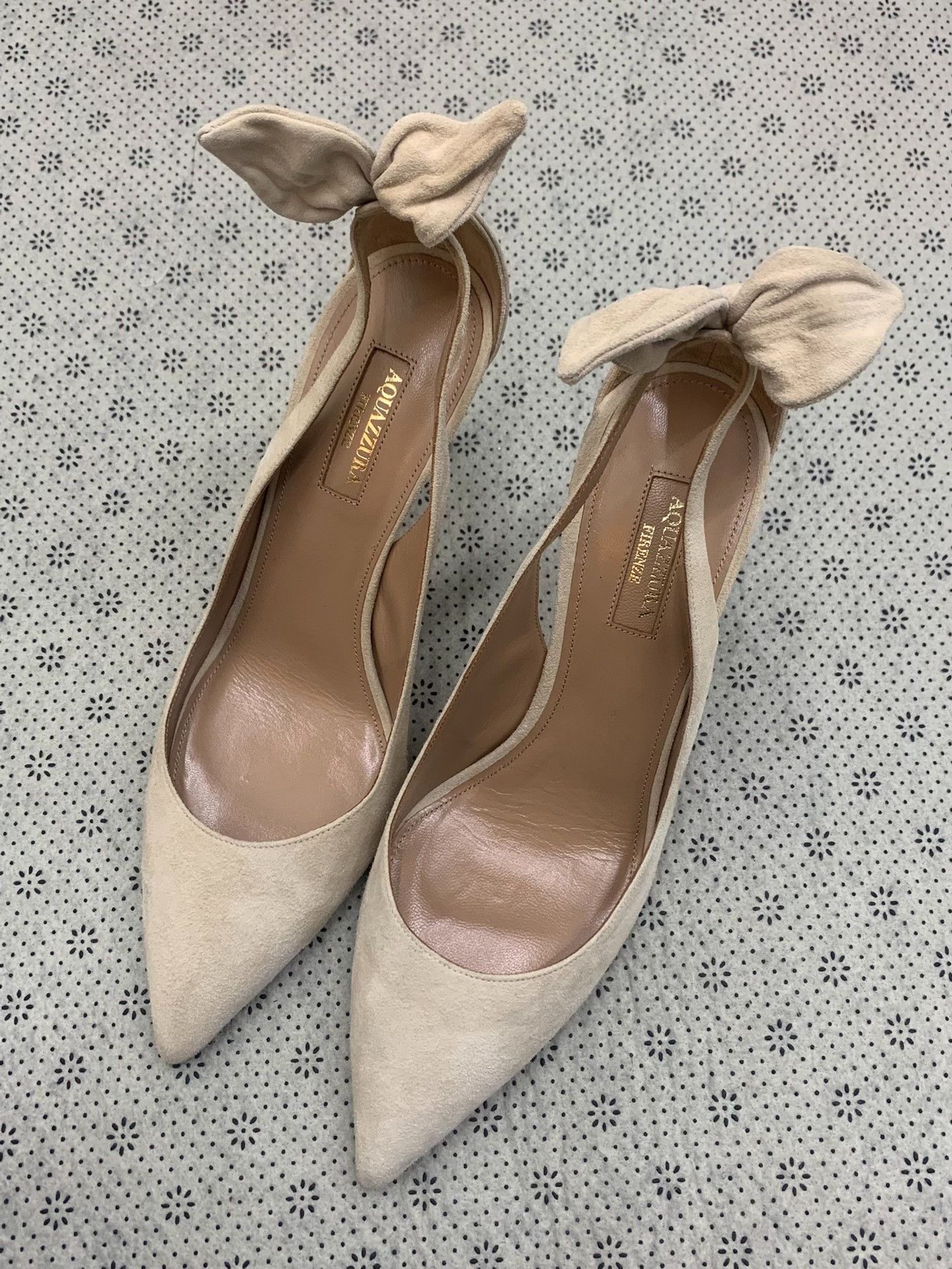 Aquazzura Aquazzura Beige Suede Bow High Heels Size US 7.5 / IT 37.5 - 1 Thumbnail