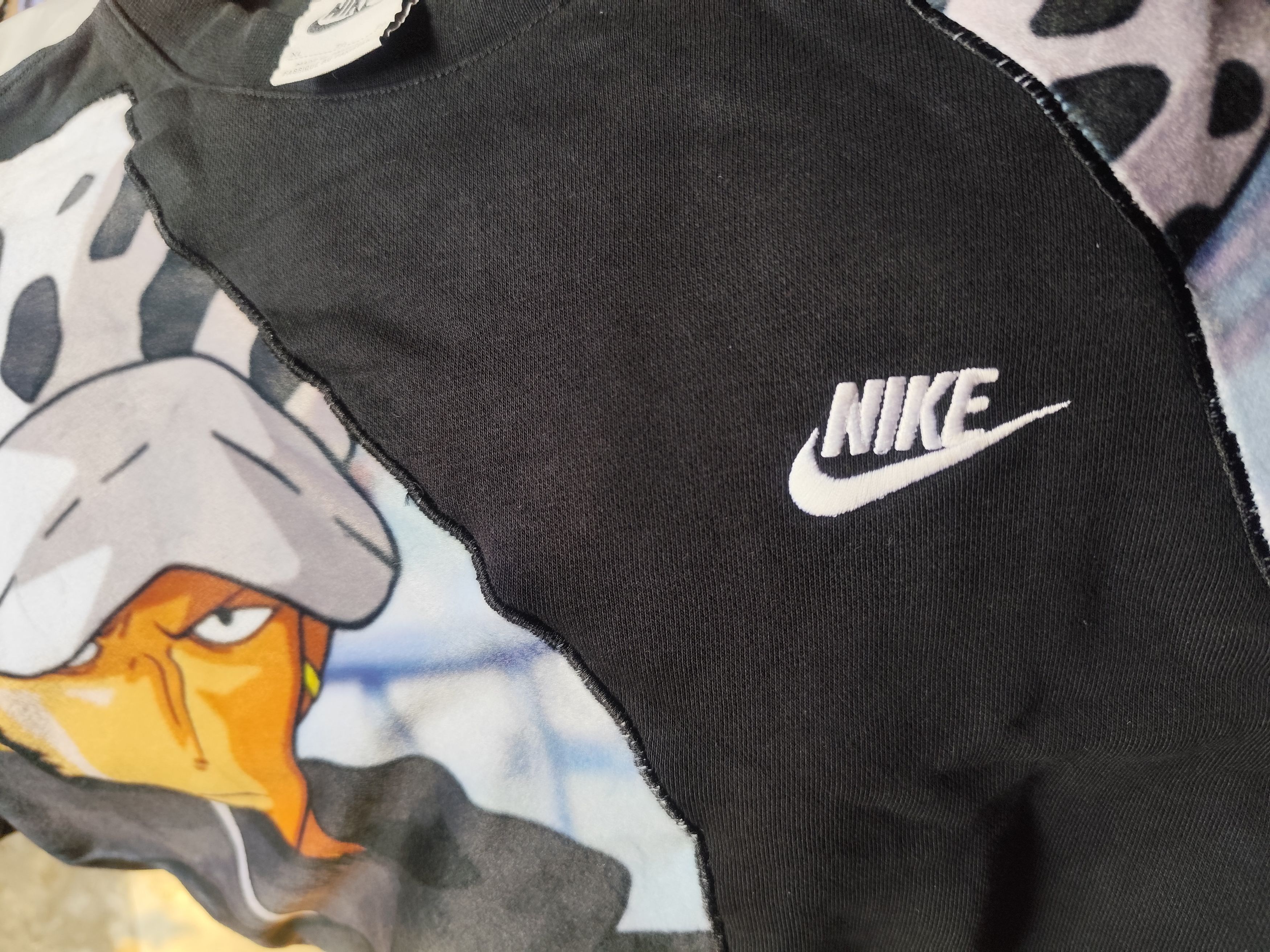 Anime One Piece : Trafalgar D. Water Law x Nike Sweatshirt Size US XL / EU 56 / 4 - 6 Thumbnail