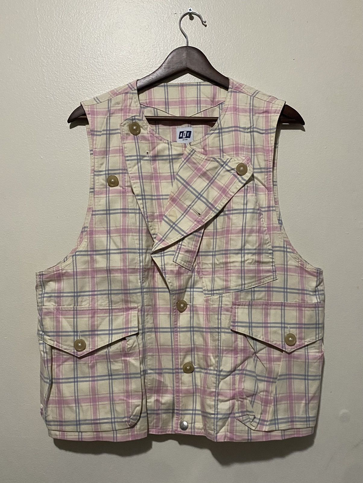 Nepenthes x AïE vest
