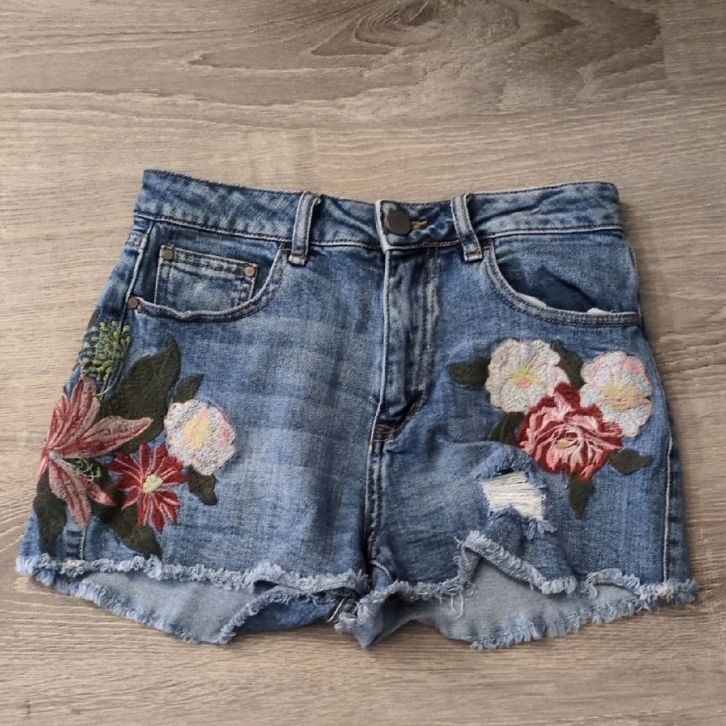 Design Lab Lord Taylor Distress Floral Denim Shorts Sz 27