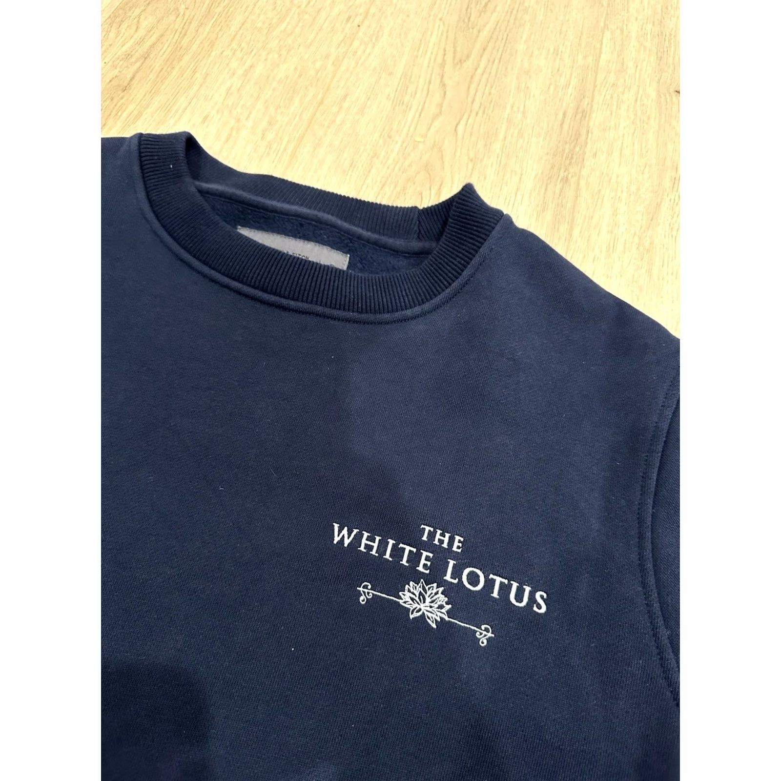 Abercrombie & Fitch Abercrombie White Lotus Sweatshirt Adult Small Navy Unisex Size S / US 4 / IT 40 - 5 Thumbnail
