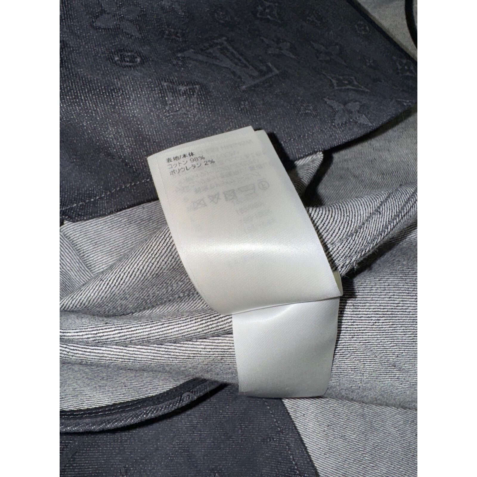 Louis Vuitton Louis Vuitton Black Embossed Monogram Logo Baseball Shirt Size US L / EU 52-54 / 3 - 23 Thumbnail