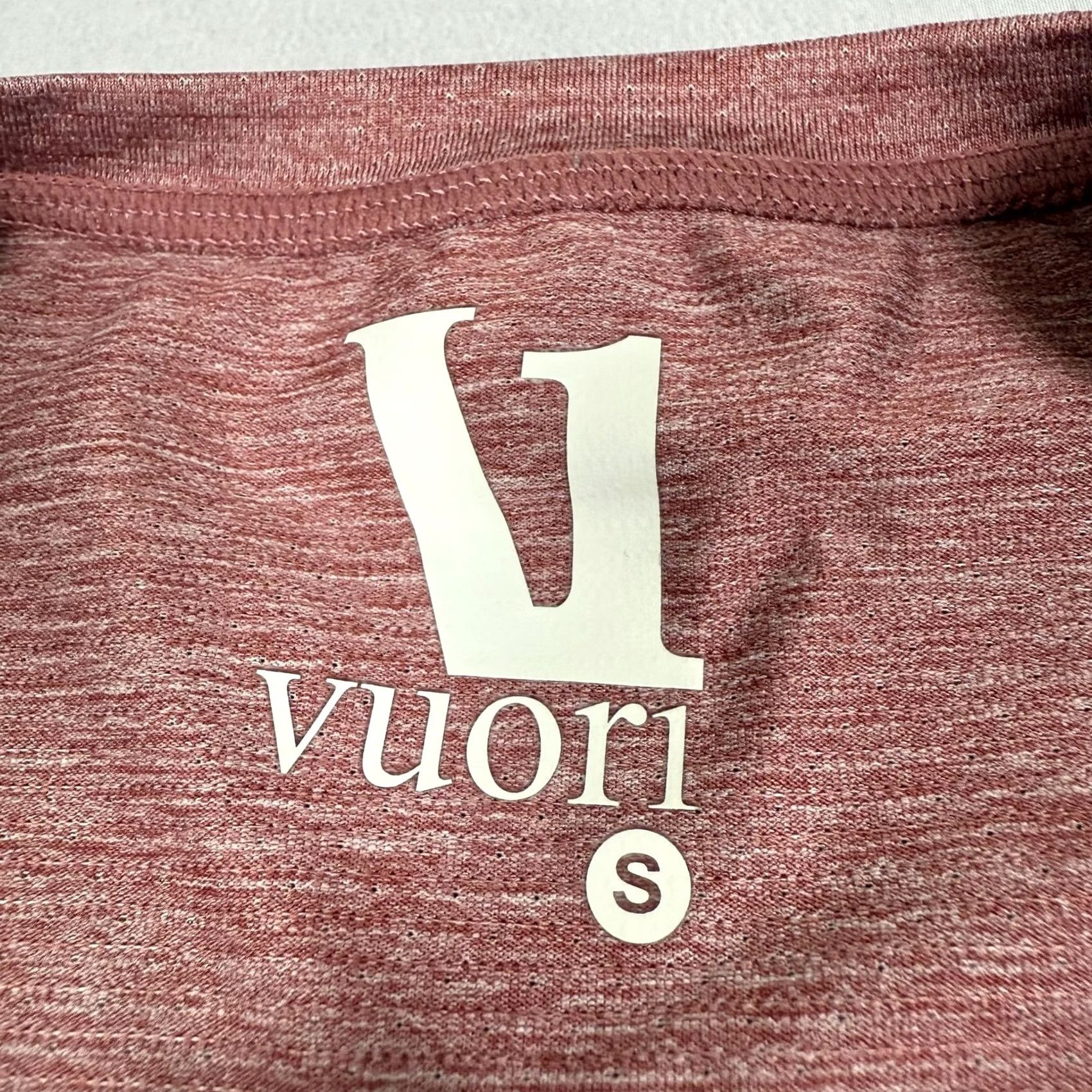 Vuori Vuori Shirt Mens Small Red Wordmark Lightweight Athletic Performance Gym Top Size US S / EU 44-46 / 1 - 5 Thumbnail