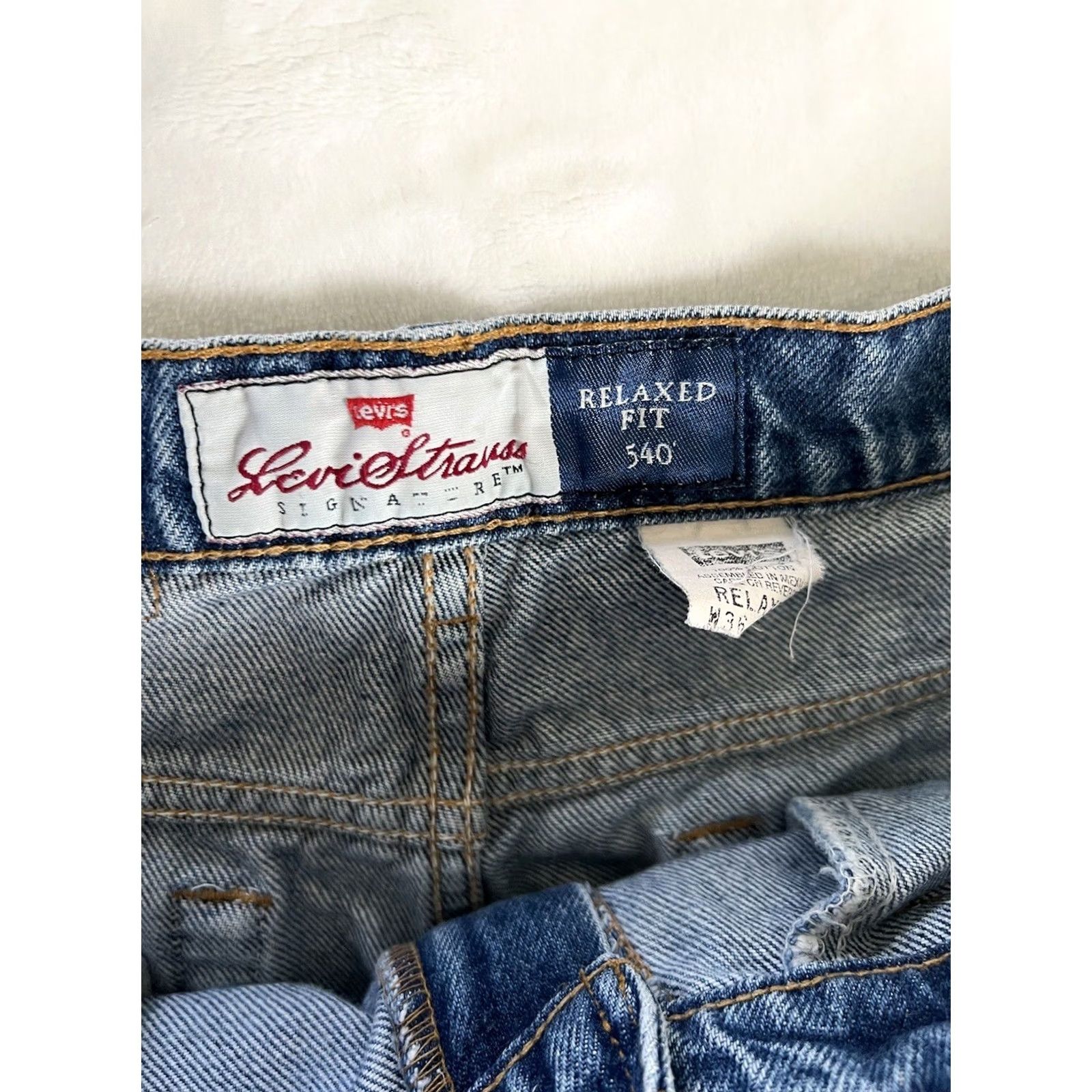 Levi's VINTAGE Levi's 540 Jeans Blue Denim 34x30 Medium Wash Relaxed Straight Men Size US 34 / EU 50 - 3 Thumbnail