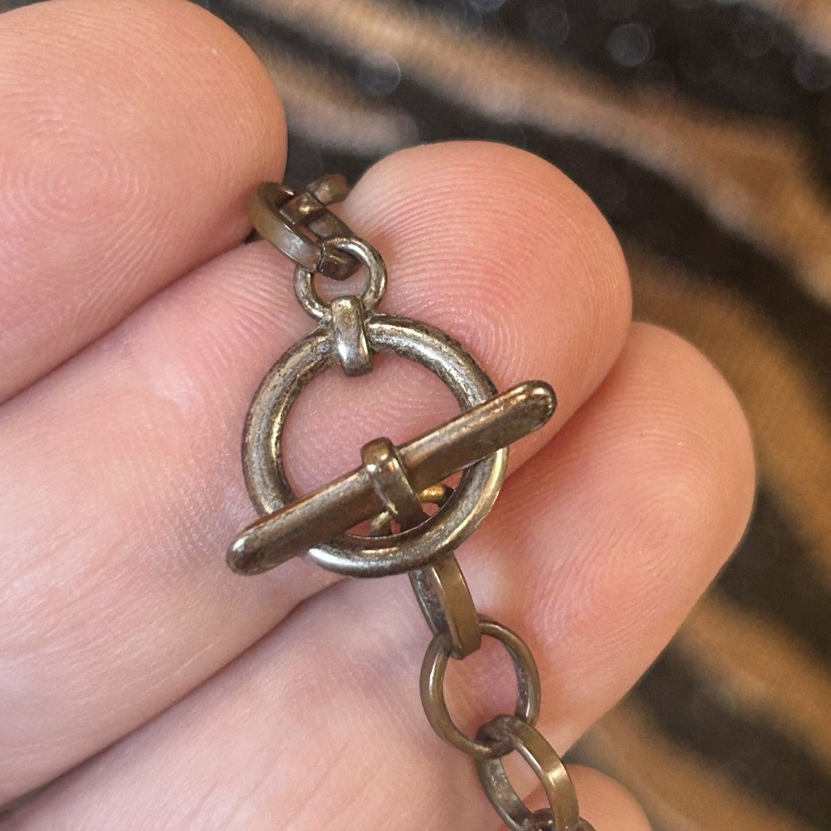 Vintage Handcrafted vintage raindrop howlite brass chain necklace Size ONE SIZE - 10 Thumbnail