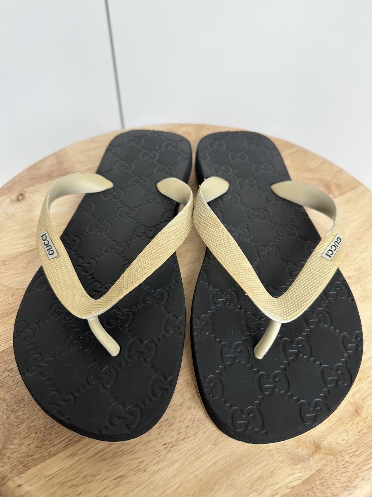 Gucci Gucci Thong Sandal designer luxury monogram Size US 5 / EU 37 - 2 Thumbnail