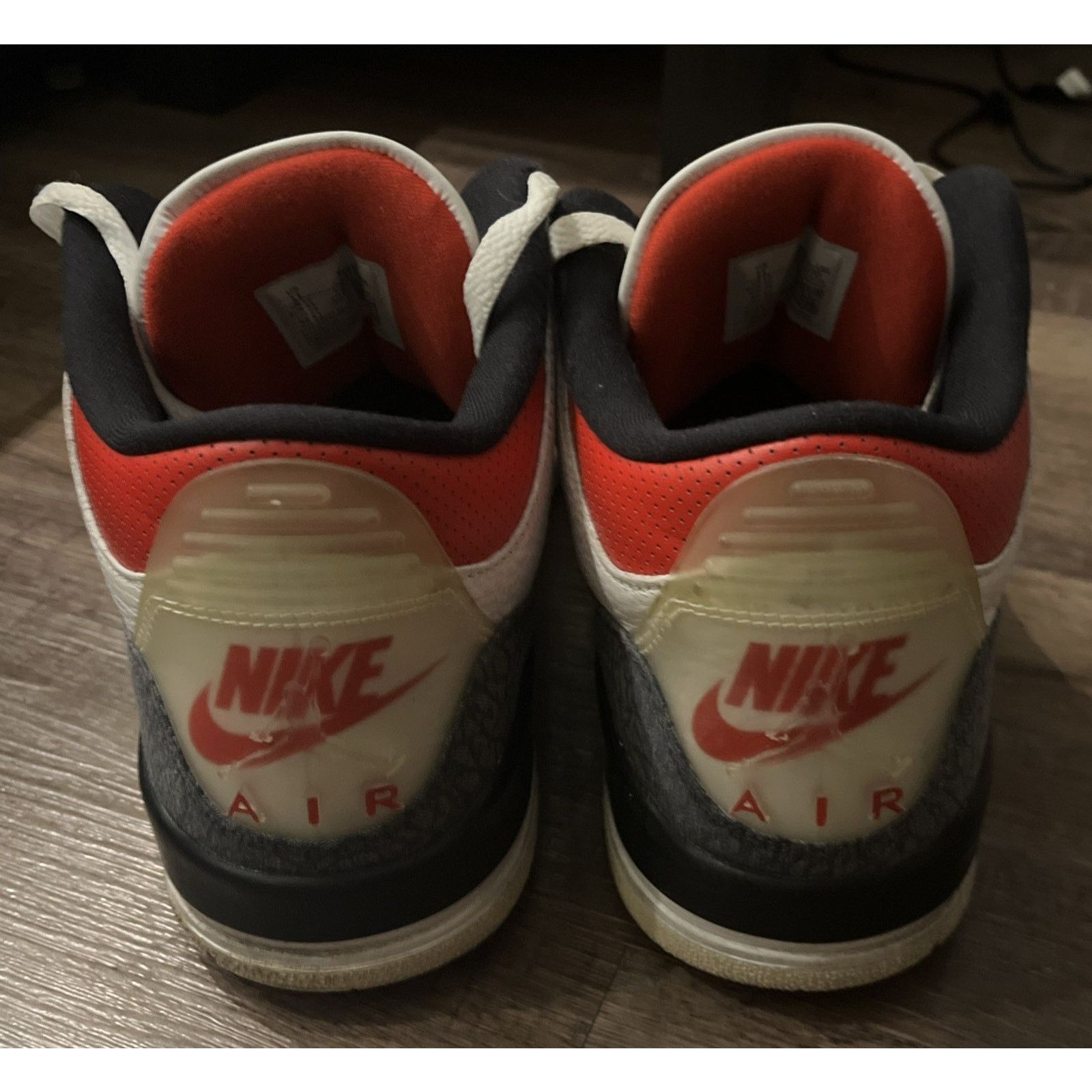 Jordan Brand × Nike Nike Air Jordan Retro 3 SE Denim Fire Red Size 11 Men’s US Size US 11 / EU 44 - 4 Thumbnail