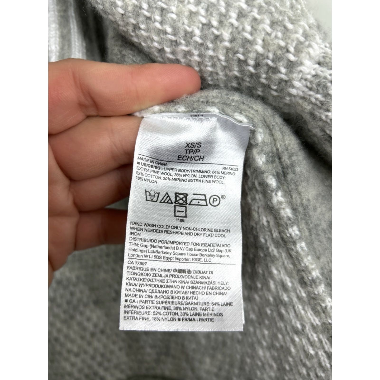 Banana Republic VINTAGE Banana Republic Womens XS/S Cardigan Poncho Gray White Merino Wool Striped Sweater Sleeveless XS Womens Size XS / US 0-2 / IT 36-38 - 7 Thumbnail