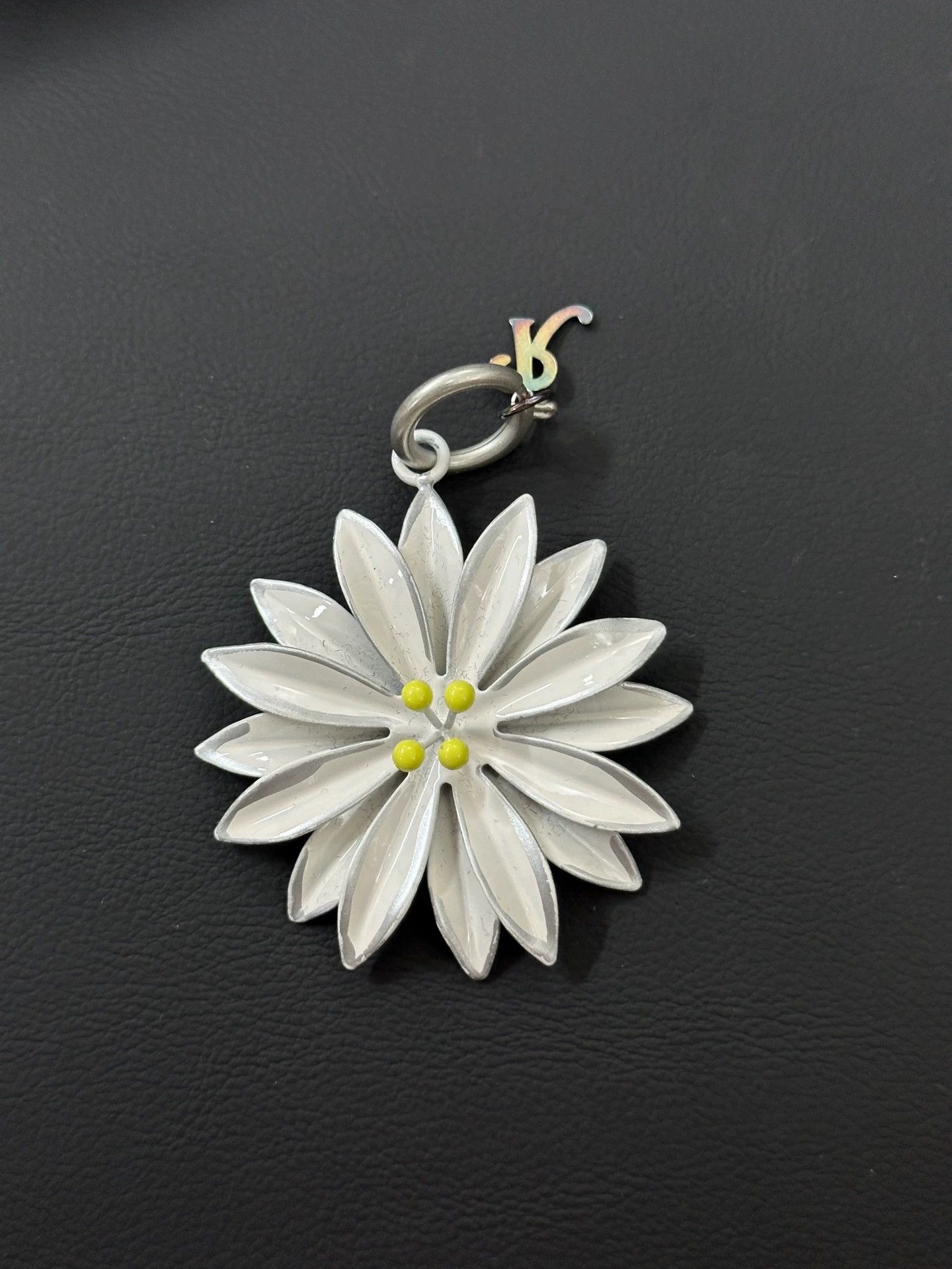 Raf Simons Raf Simons 19Fw Daisy Pendant New With Box Size ONE SIZE - 1 Thumbnail
