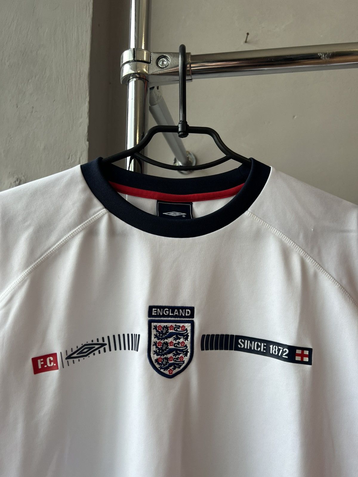 Umbro 2000/01 ENGLAND NATIONAL TRAIN SOCCER JERSEY FOOTBALL SHIRT Size US L / EU 52-54 / 3 - 4 Thumbnail