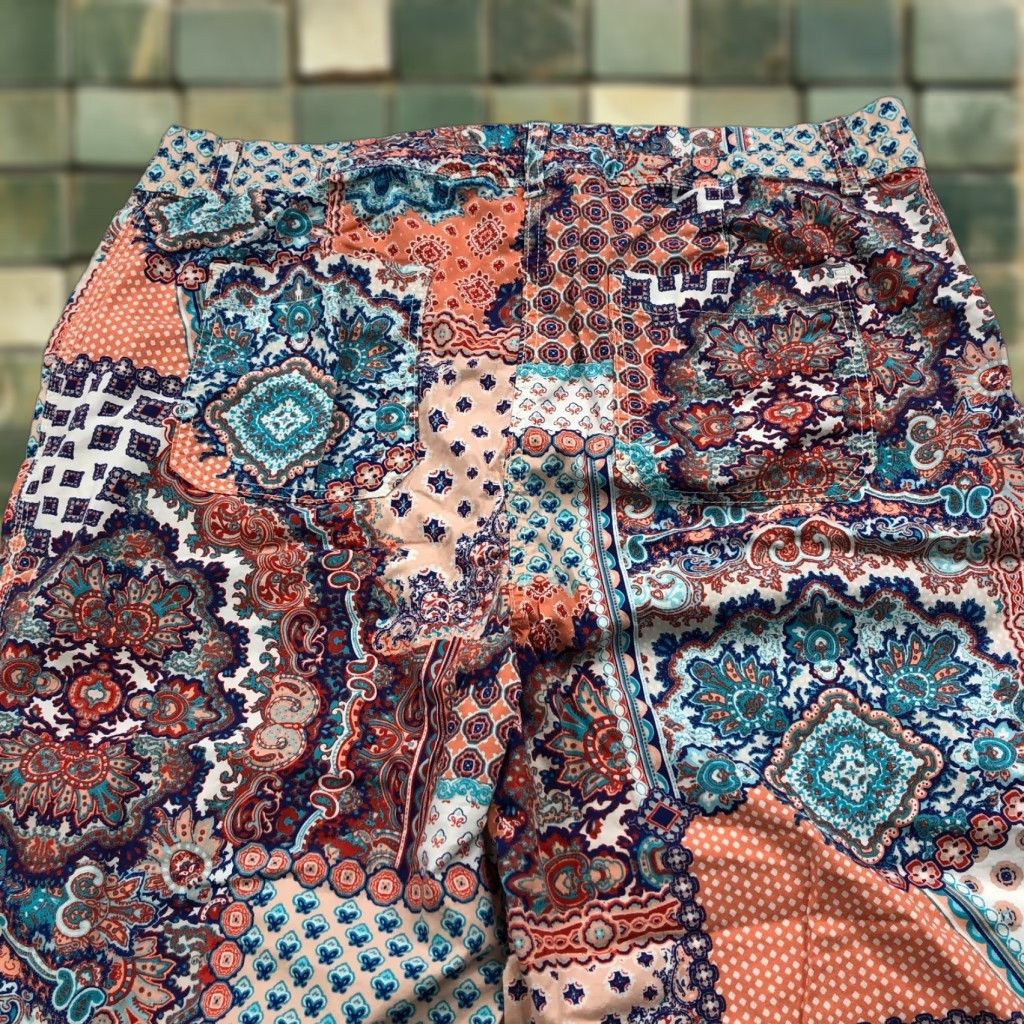 Vintage Chicos Capri Pants 36W 20L High Rise All Over Print Geometric Cotton Spandex Casual Women Pants Size 36W Womens Size 25" / US 0 / IT 36 - 1 Thumbnail