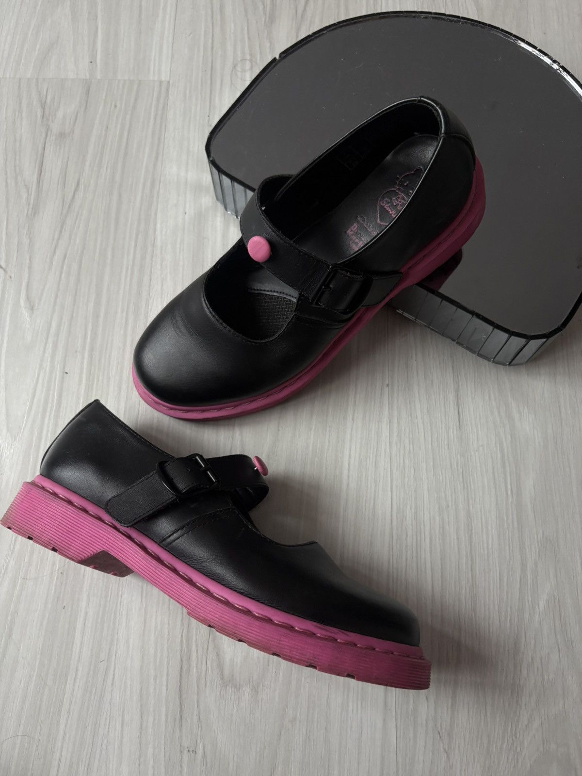 Dr. Martens Dr Martens x Hello Kitty 2010 mary janes Size US 11 / IT 41 - 6 Thumbnail