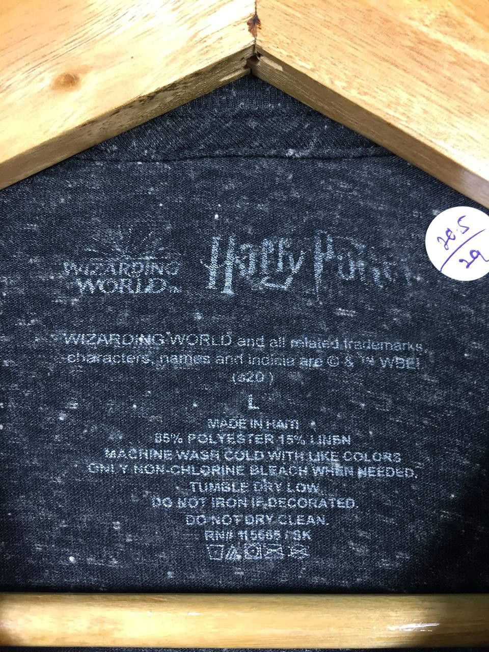 Vintage Harry Potter Hogwarts Crest Logo Wizarding World Tee Size US L / EU 52-54 / 3 - 8 Thumbnail