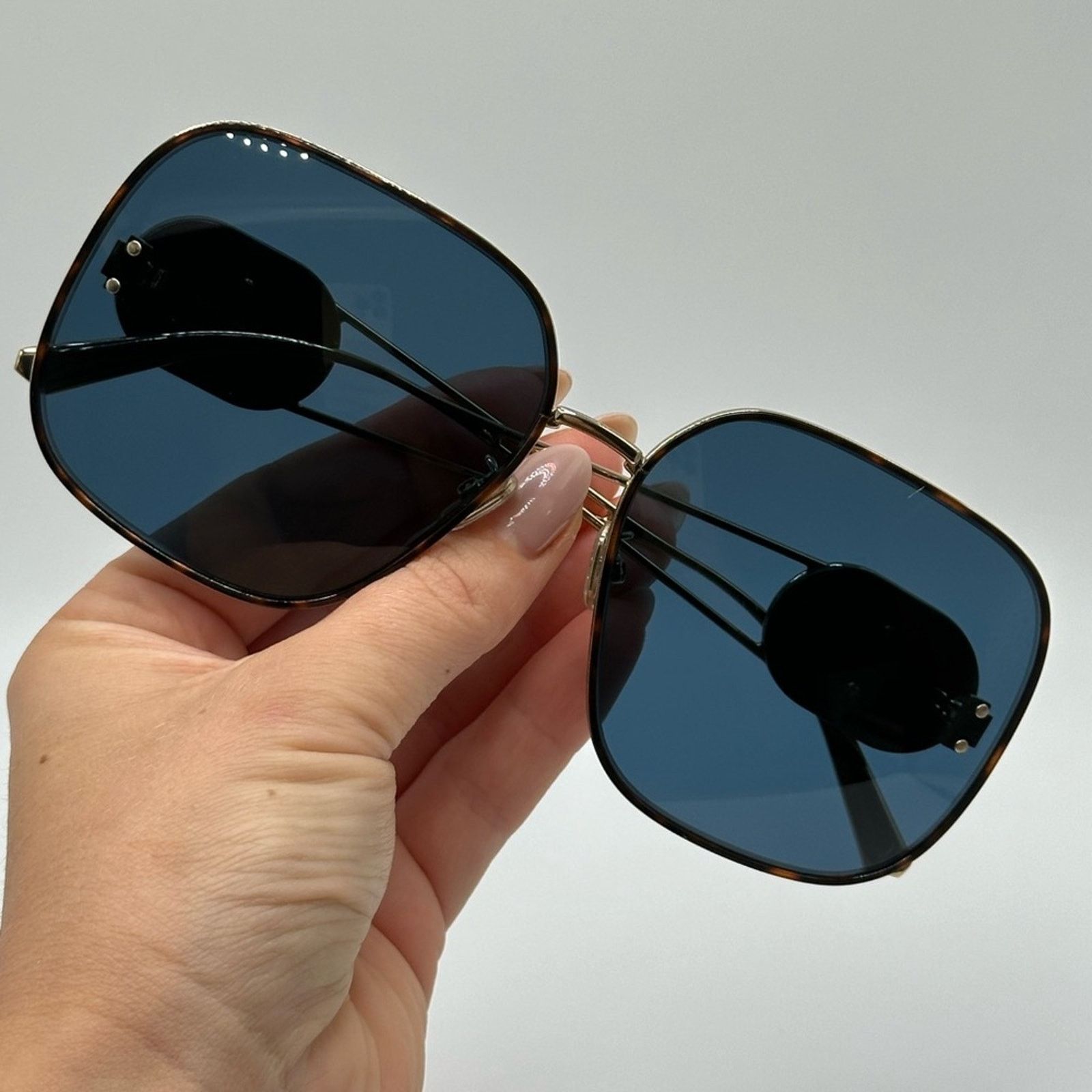 Dior NEW DIOR BOBBY S1U B5B0 Gold Havana/Blue Women Sunglasses Size ONE SIZE - 10 Thumbnail