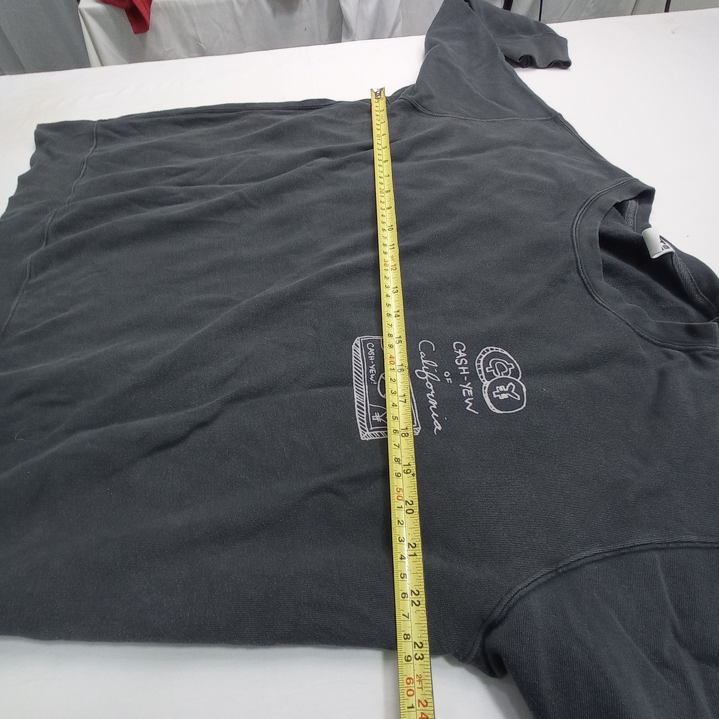 Uniqlo Uniqlo Almond Surfboards Sweatshirt Size US XL / EU 56 / 4 - 15 Thumbnail