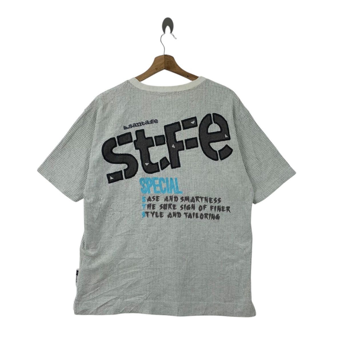 Vintage Vintage SANTA FE JAPAN Embossed Logo Tee Shirt Top Back Hit Size US M / EU 48-50 / 2 - 7 Thumbnail
