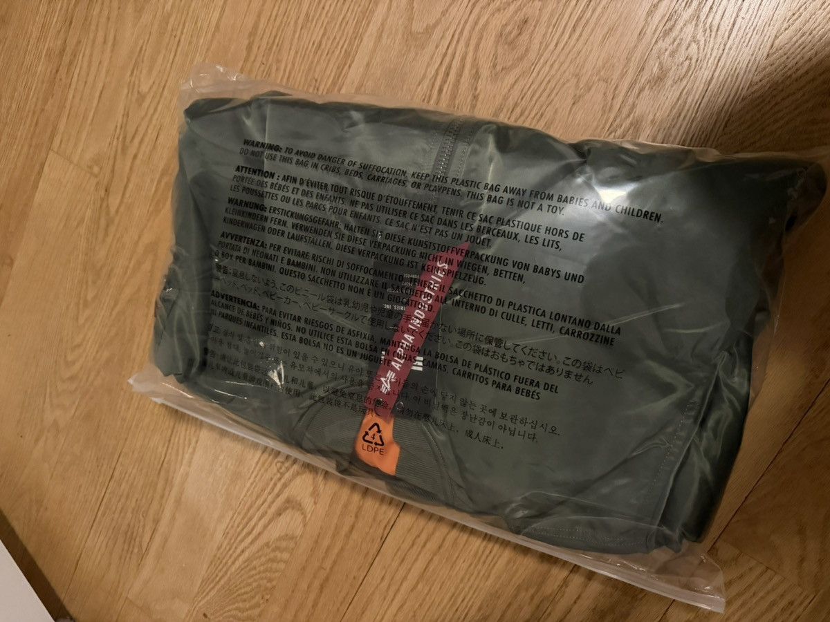 Alpha Industries Alpha Industries MA-1 - Olive - Size L Size US L / EU 52-54 / 3 - 6 Thumbnail