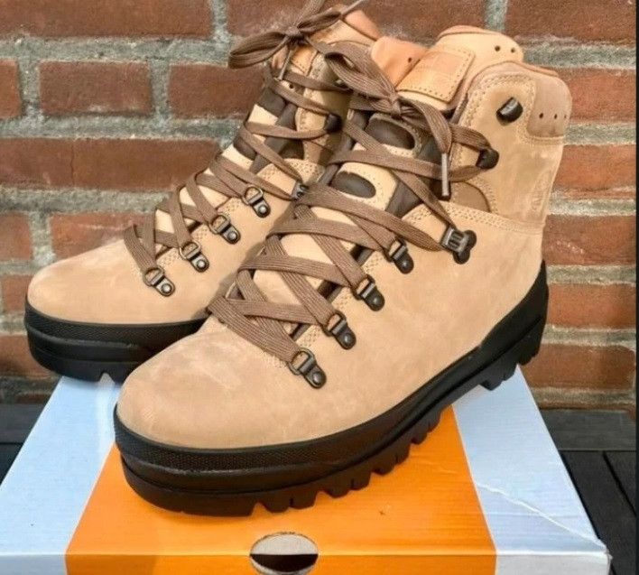 Timberland world hiker Vibram US 9 outdoor hiking new ds Size US 9 / EU 42 - 1 Thumbnail