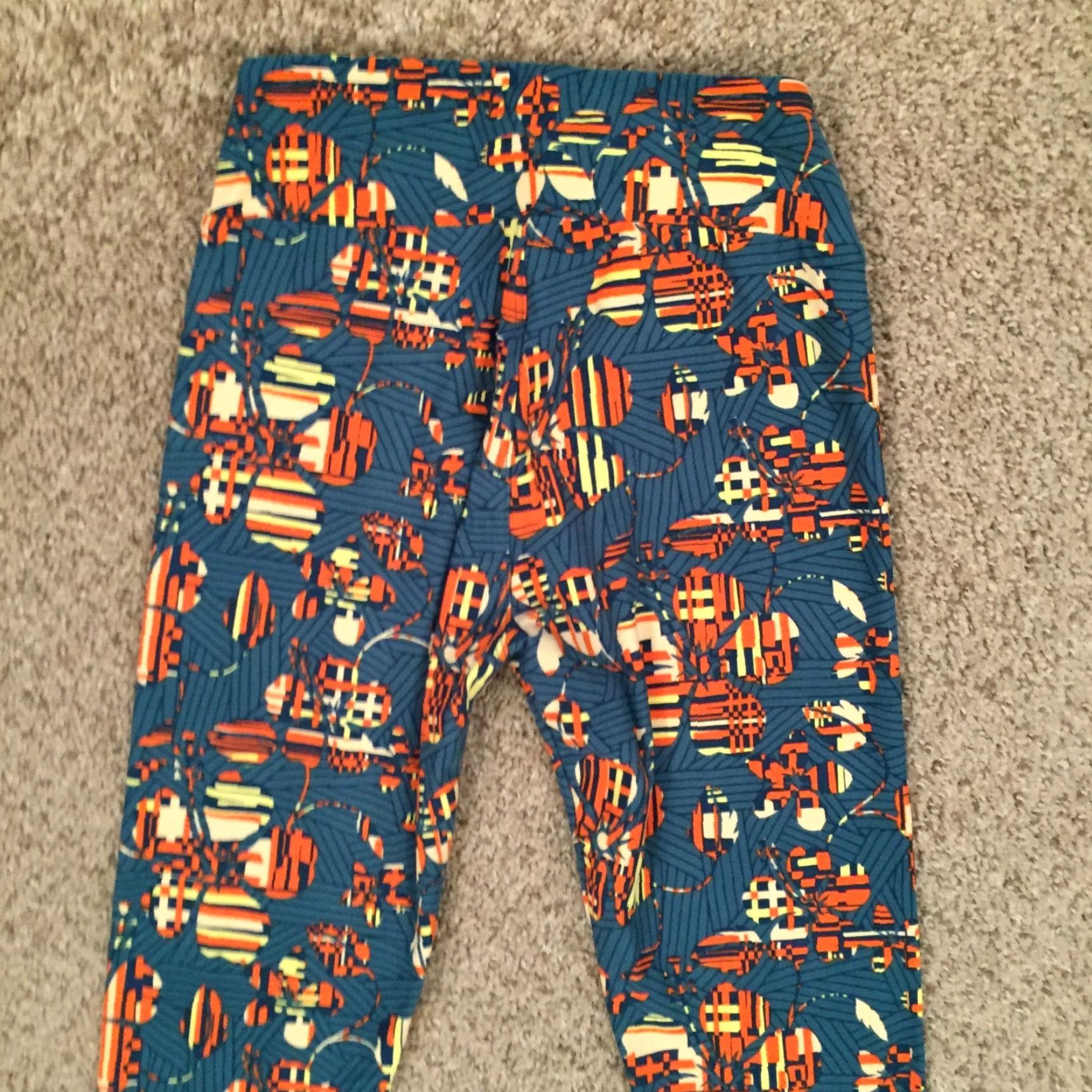Vintage LuLaRoe Leggings One Size Green Floral NWOT Womens Regular Waist Elastic Jogger Casual Comfort Size 42" / US 20 - 7 Thumbnail