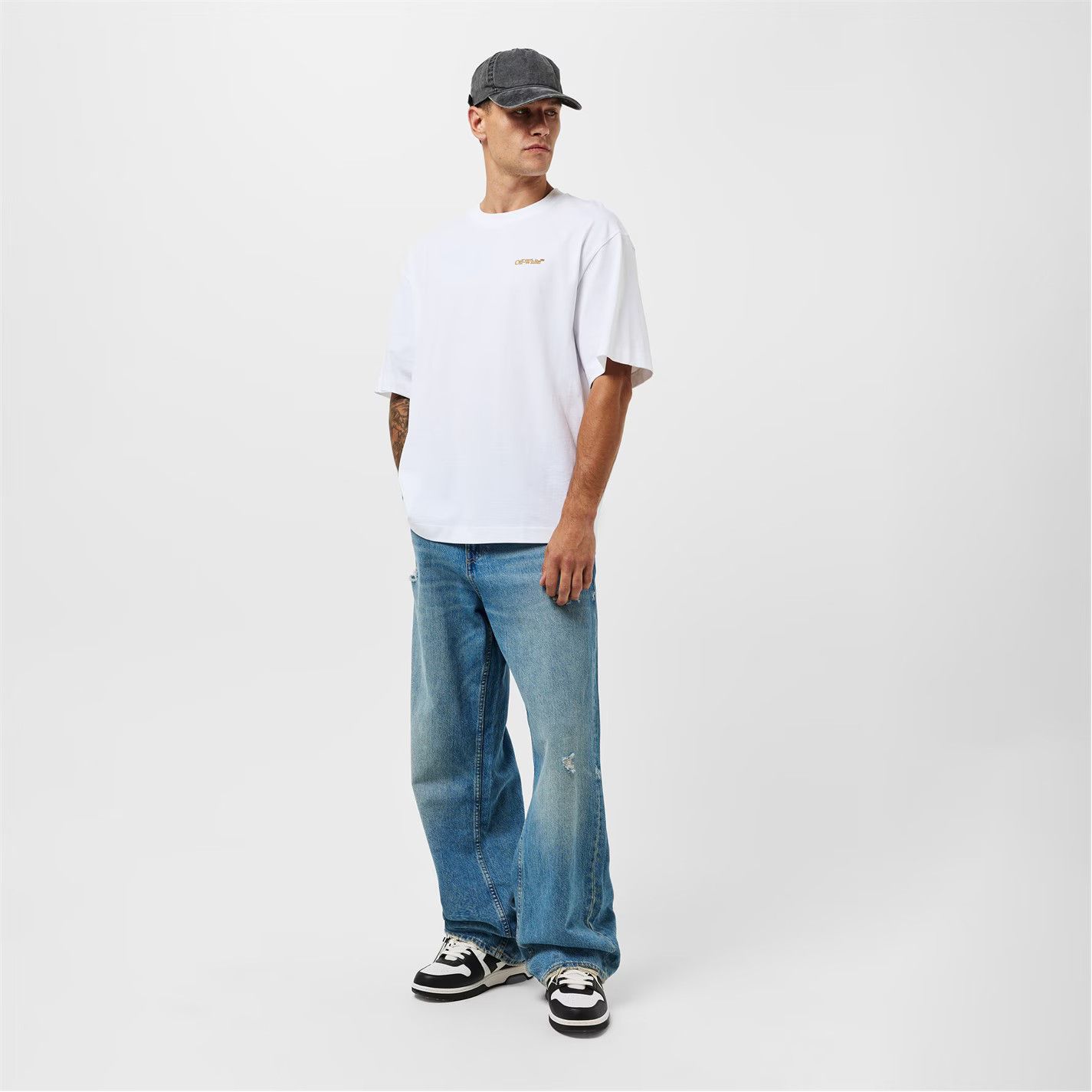 Off-White o1g2r1mq0226 Arrow Skate T-Shirt In White Size US XL / EU 56 / 4 - 6 Thumbnail