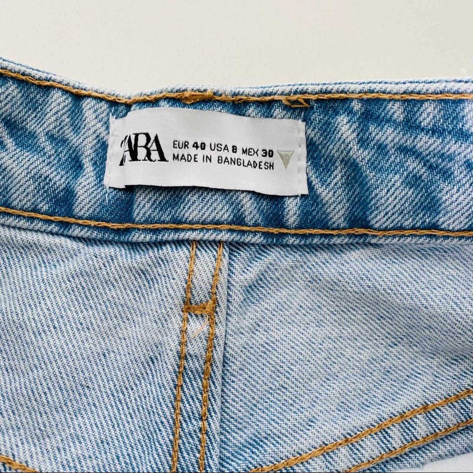 Zara ZARA Light Denim High Rise Mom Straight Jeans Vintage Shorts Size 30" / US 8 / IT 44 - 6 Thumbnail
