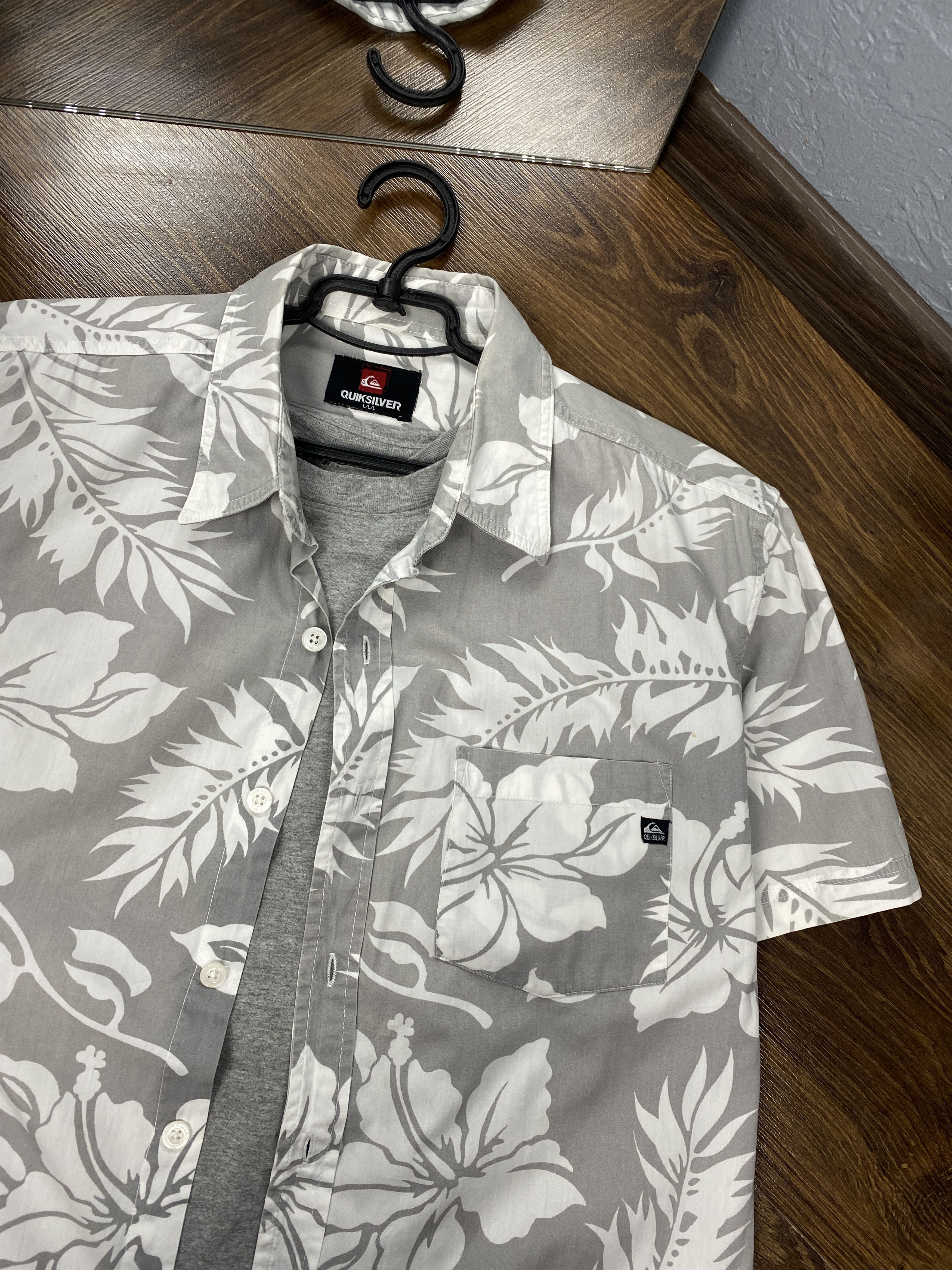 Quiksilver Quiksilver vintage hawaiian shirt y2k Size US L / EU 52-54 / 3 - 3 Thumbnail