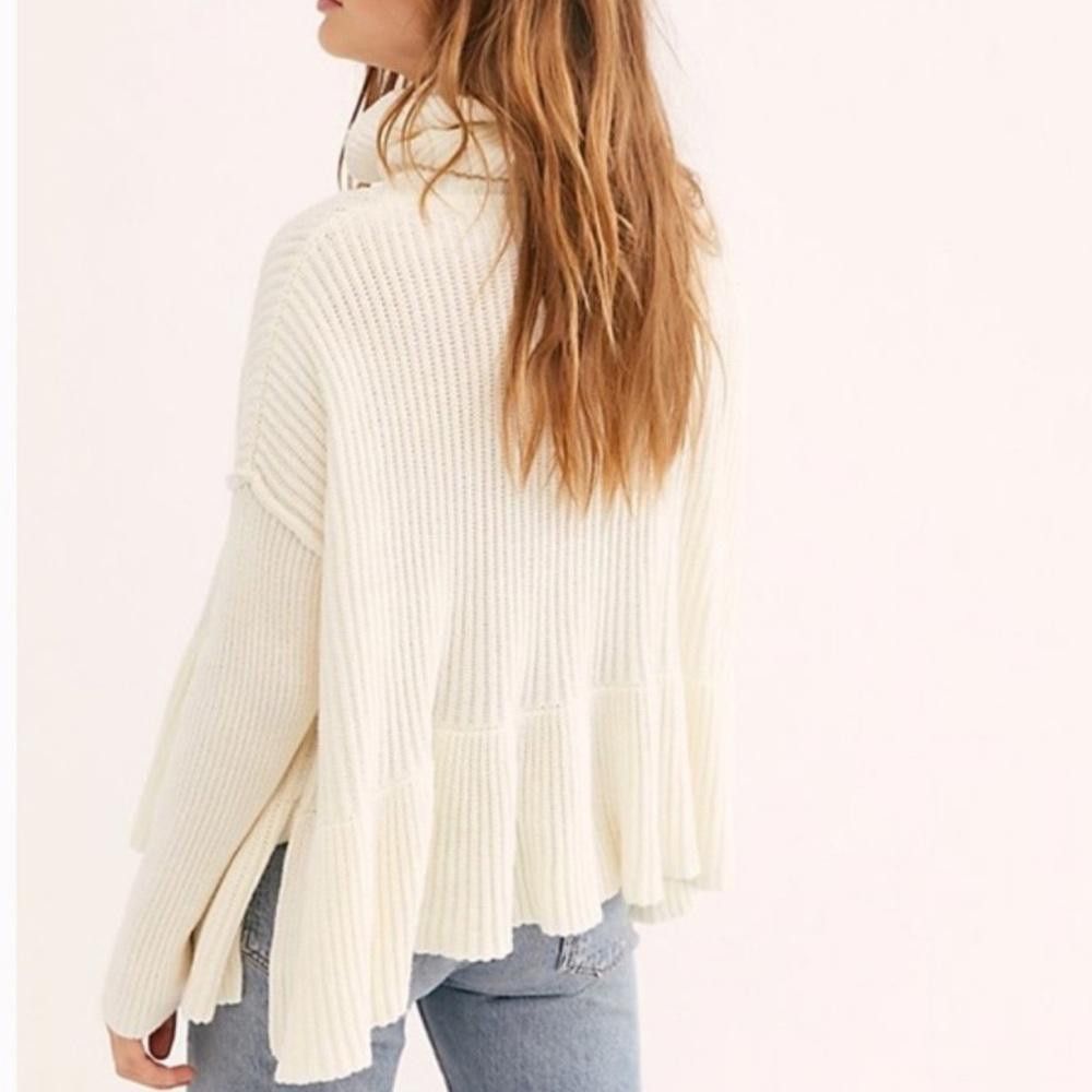 Free People Free People cream layered cake cowl neck ribbed oversized Size XS / US 0-2 / IT 36-38 - 2 Thumbnail