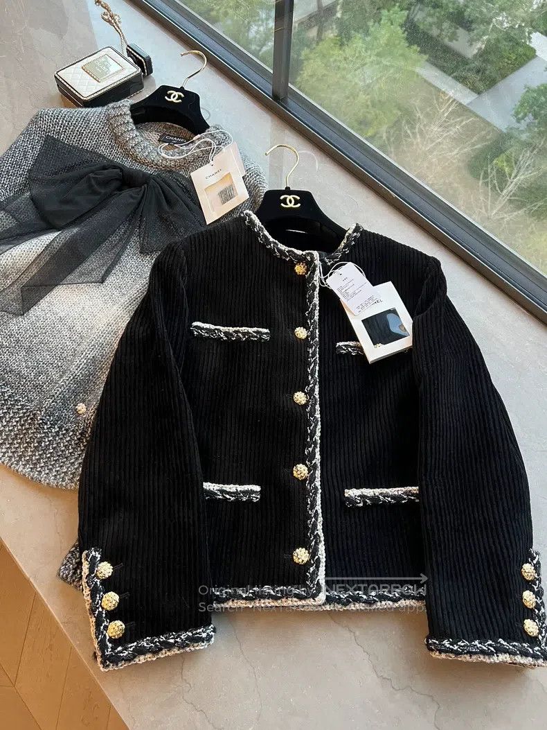 Chanel Chanel 25k black velvet coat Size XXS / US 00 / IT 34 - 1 Thumbnail