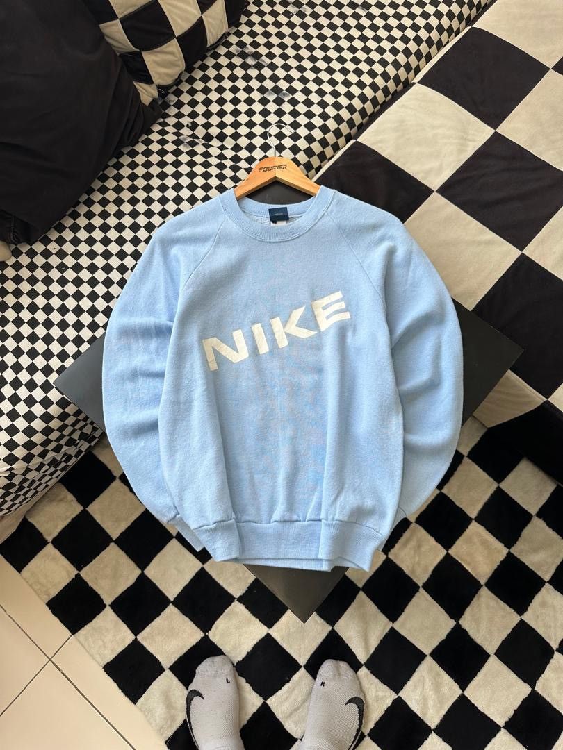 VINTAGE 80’s NIKE SPELLOUT SWEATSHIRT