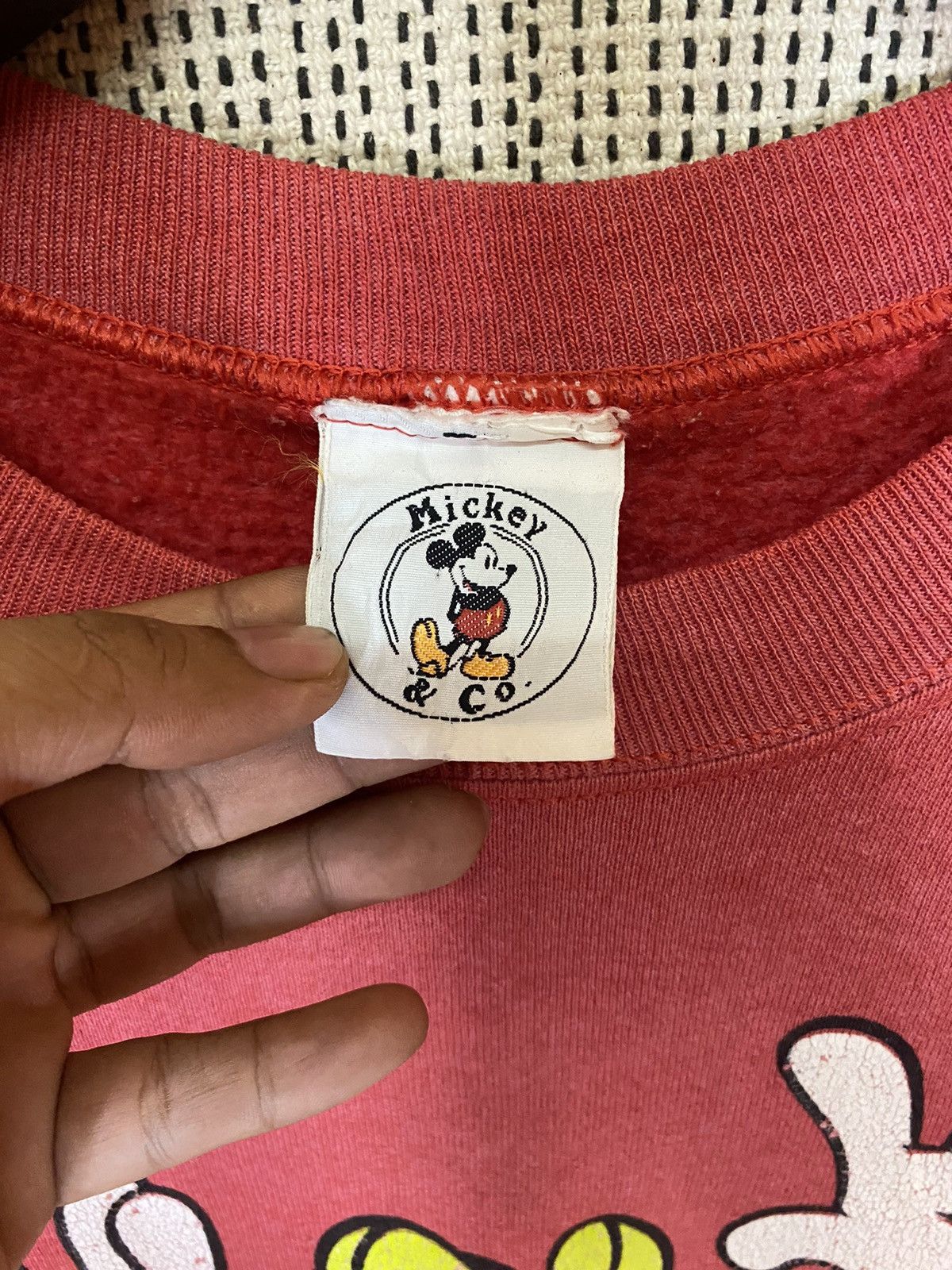 Disney × Mickey & Co. × Mickey Mouse ‼️VINTAGE MICKEY AND MINNE SWEATSHIRT CREWNECK SUNFADED ‼️ Size US L / EU 52-54 / 3 - 7 Thumbnail