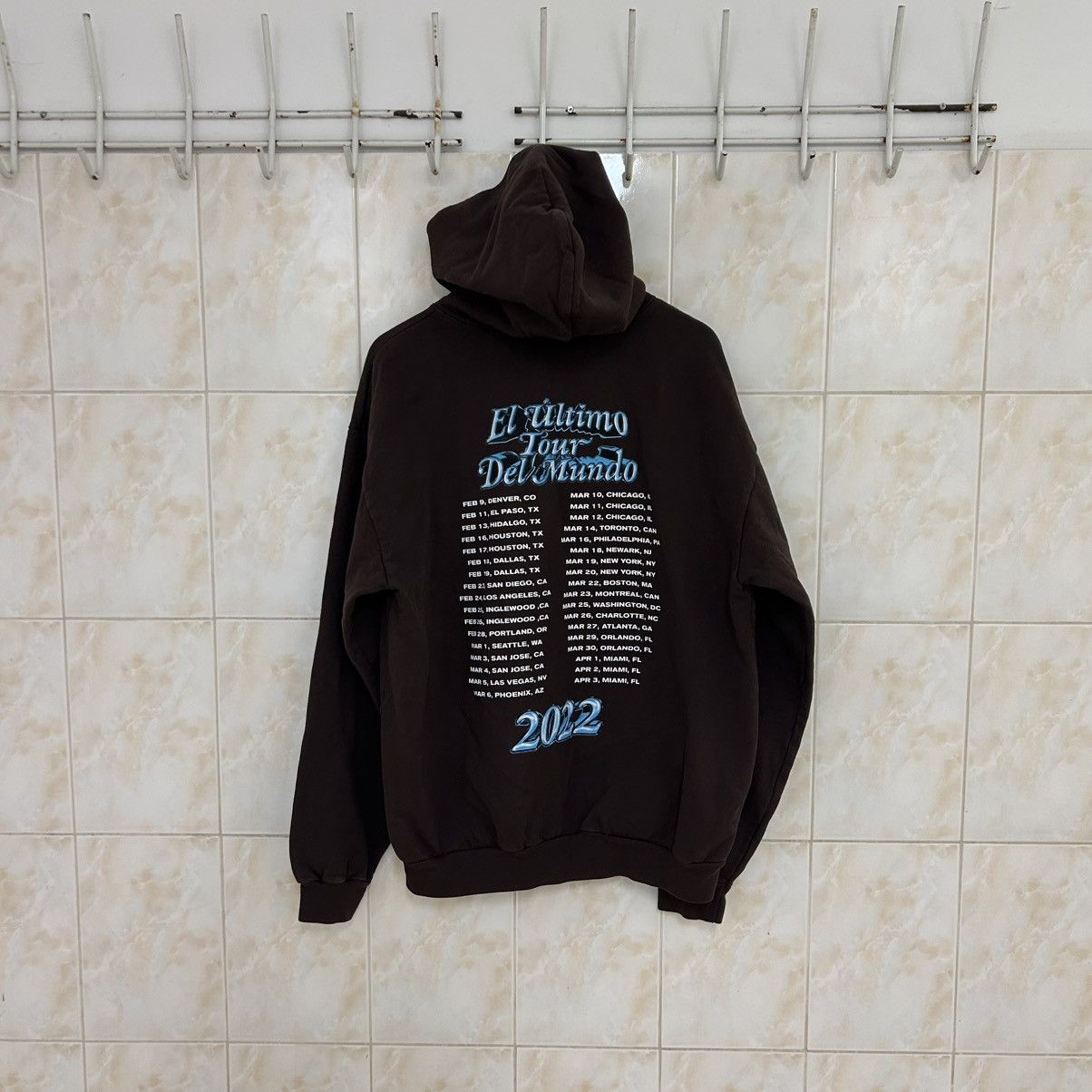Vintage EL ÚLTIMO TOUR DEL MUNDO 2022 Hoodie Size US XXL / EU 58 / 5 - 1 Thumbnail