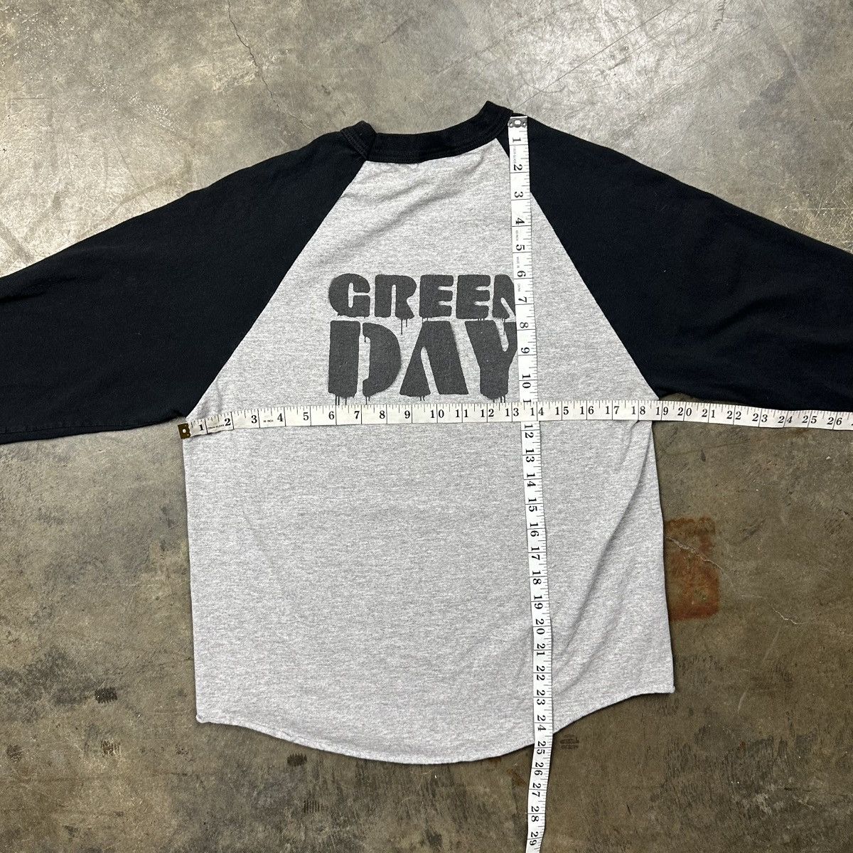 Band Tees Vintage 2002 Raglan Green Day Graphic Tee Size US M / EU 48-50 / 2 - 3 Thumbnail