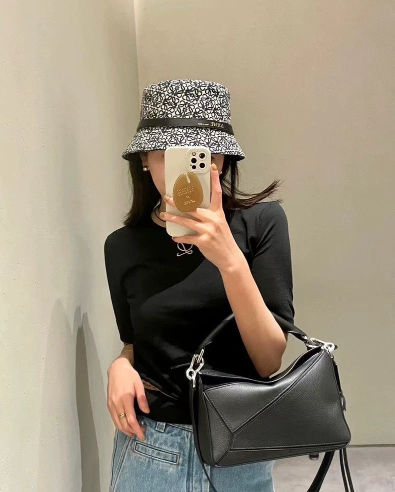 Loewe LOEWE size 57 Bucket hat with embroidered jacquard logo, ca Size ONE SIZE - 1 Thumbnail